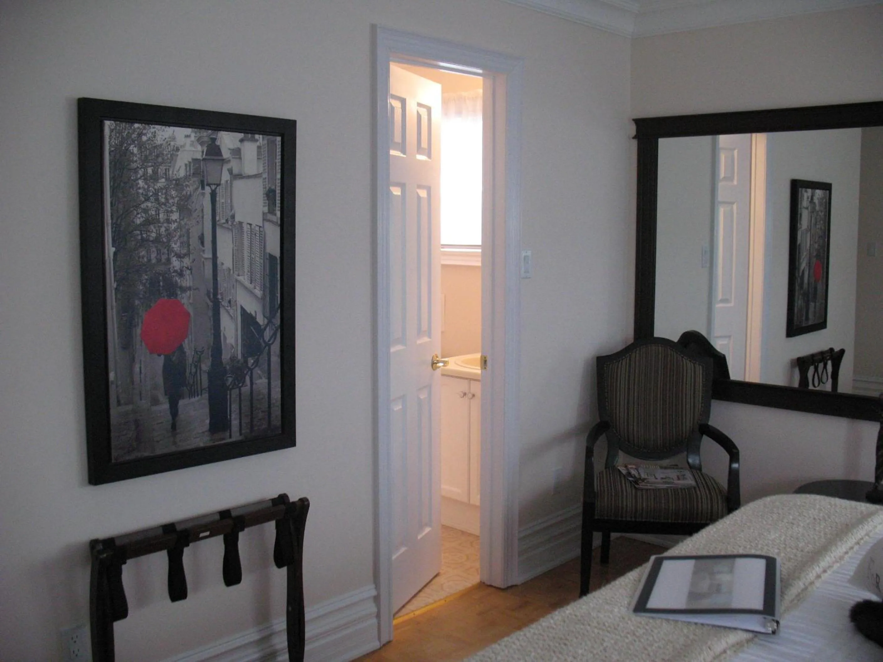 Bathroom, Bed in Molly's Retreat B and B