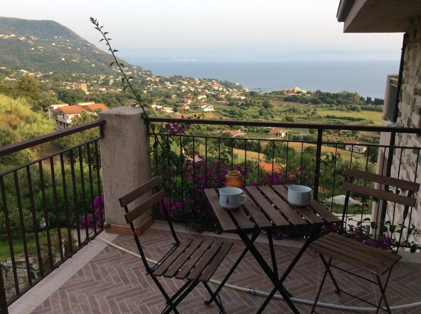 Balcony/Terrace in LUZIA AGRIRESORT - Piscina Idromassaggio con Vista Mare Aperta fino alle ore 23-00