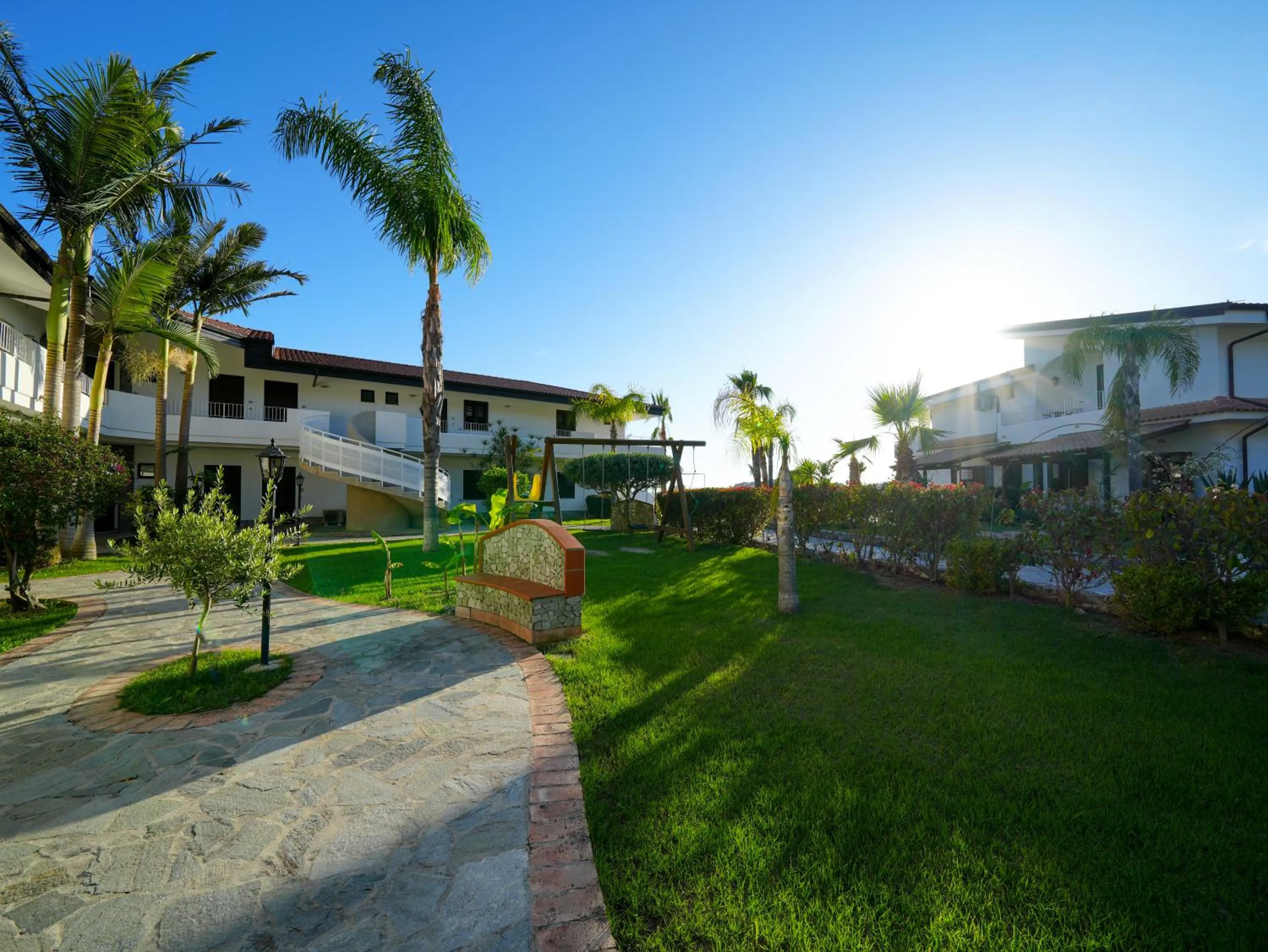 Garden view in LUZIA AGRIRESORT - Piscina Idromassaggio con Vista Mare Aperta fino alle ore 23-00