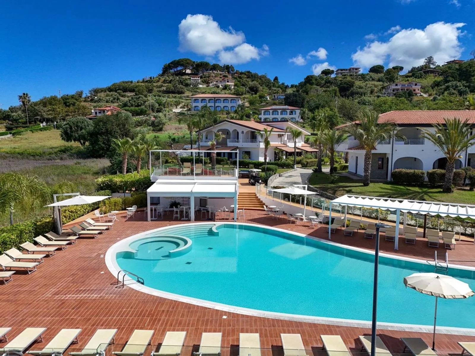 Restaurant/places to eat in LUZIA AGRIRESORT - Piscina Idromassaggio con Vista Mare Aperta fino alle ore 23-00