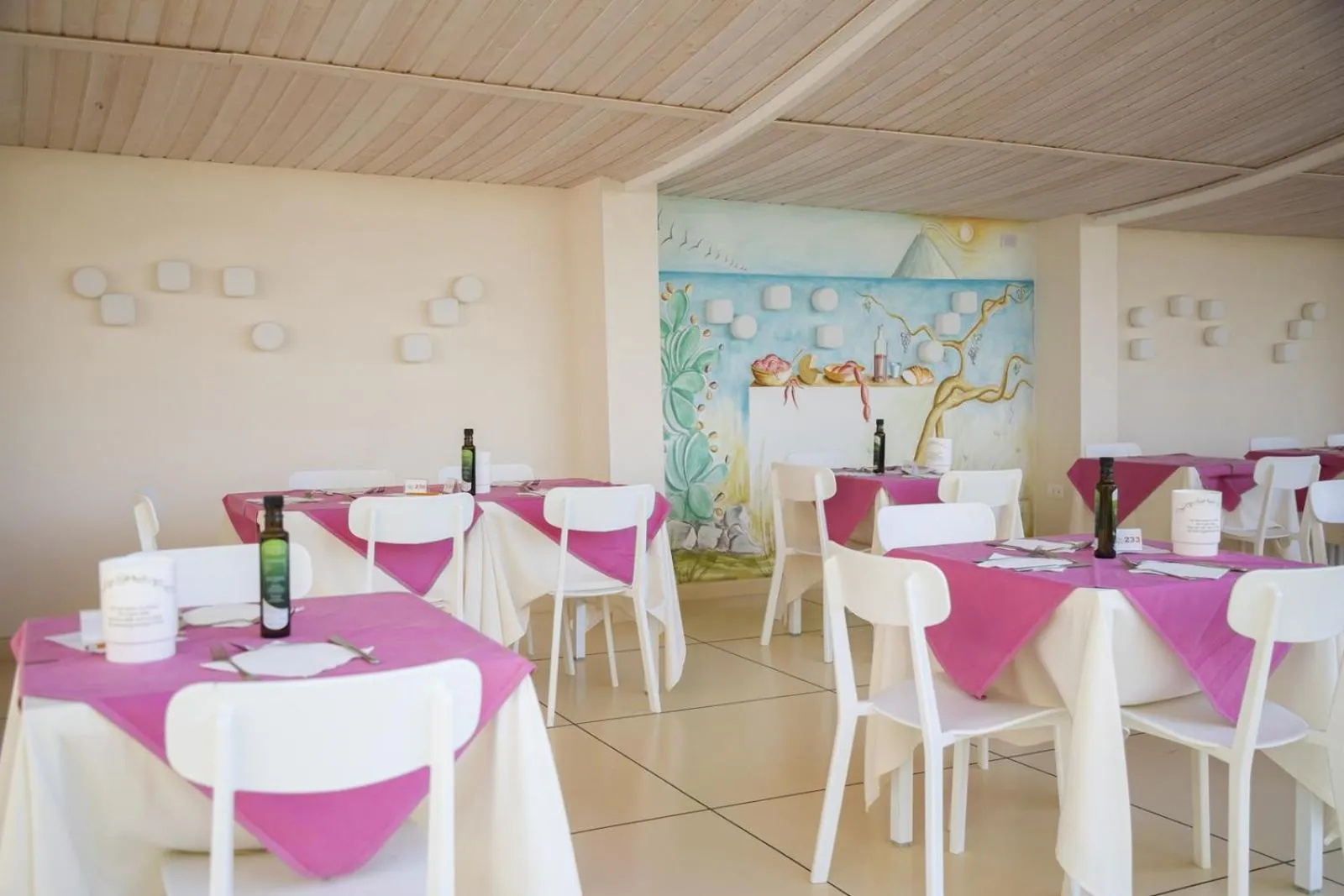 Restaurant/places to eat in LUZIA AGRIRESORT - Piscina Idromassaggio con Vista Mare Aperta fino alle ore 23-00
