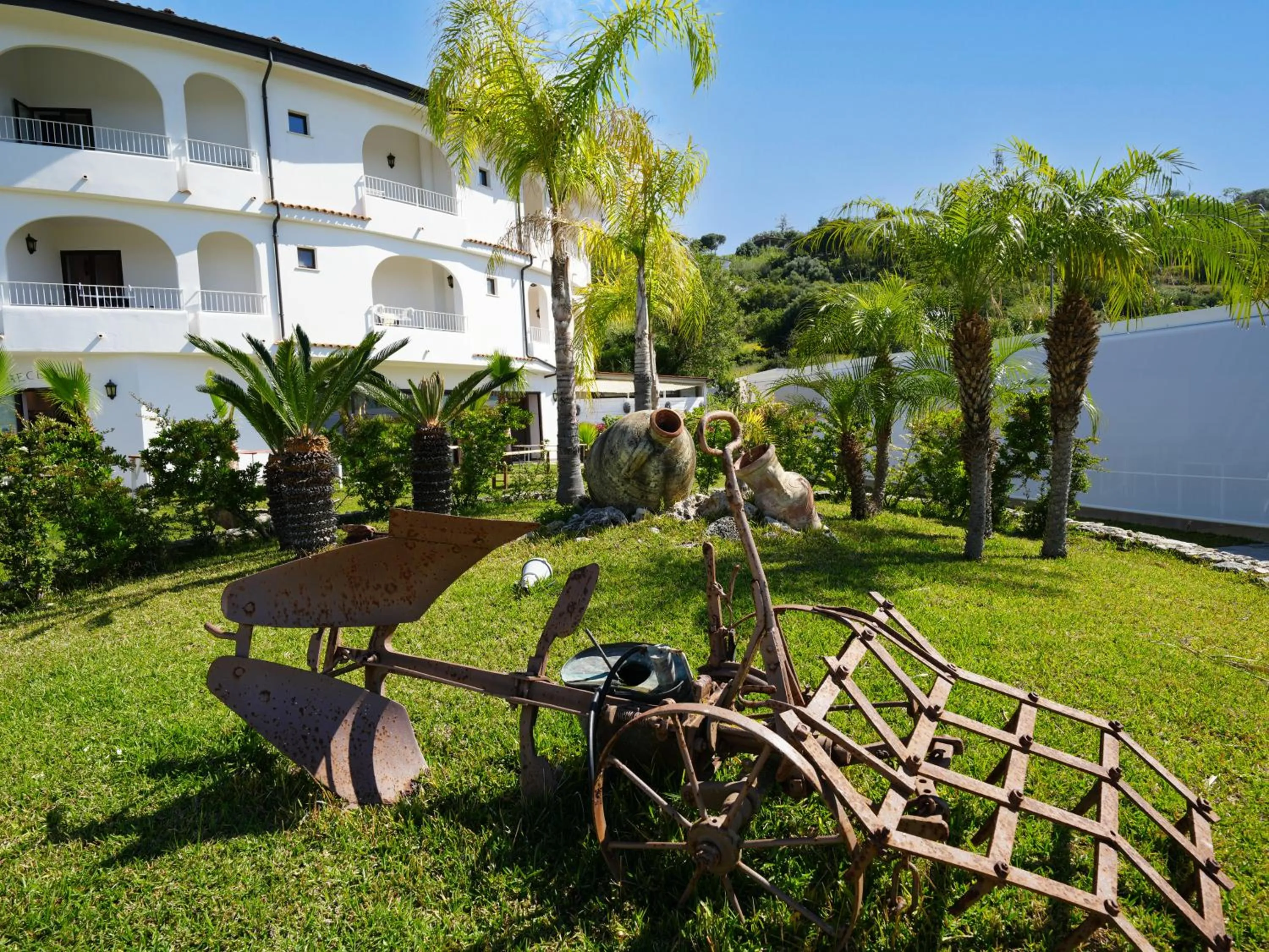 Garden view in LUZIA AGRIRESORT - Piscina Idromassaggio con Vista Mare Aperta fino alle ore 23-00