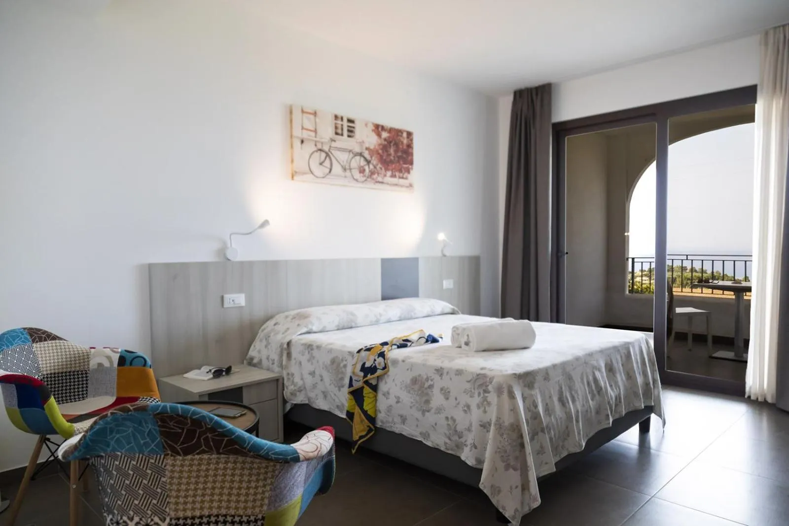 Bedroom, Bed in LUZIA AGRIRESORT - Piscina Idromassaggio con Vista Mare Aperta fino alle ore 23-00