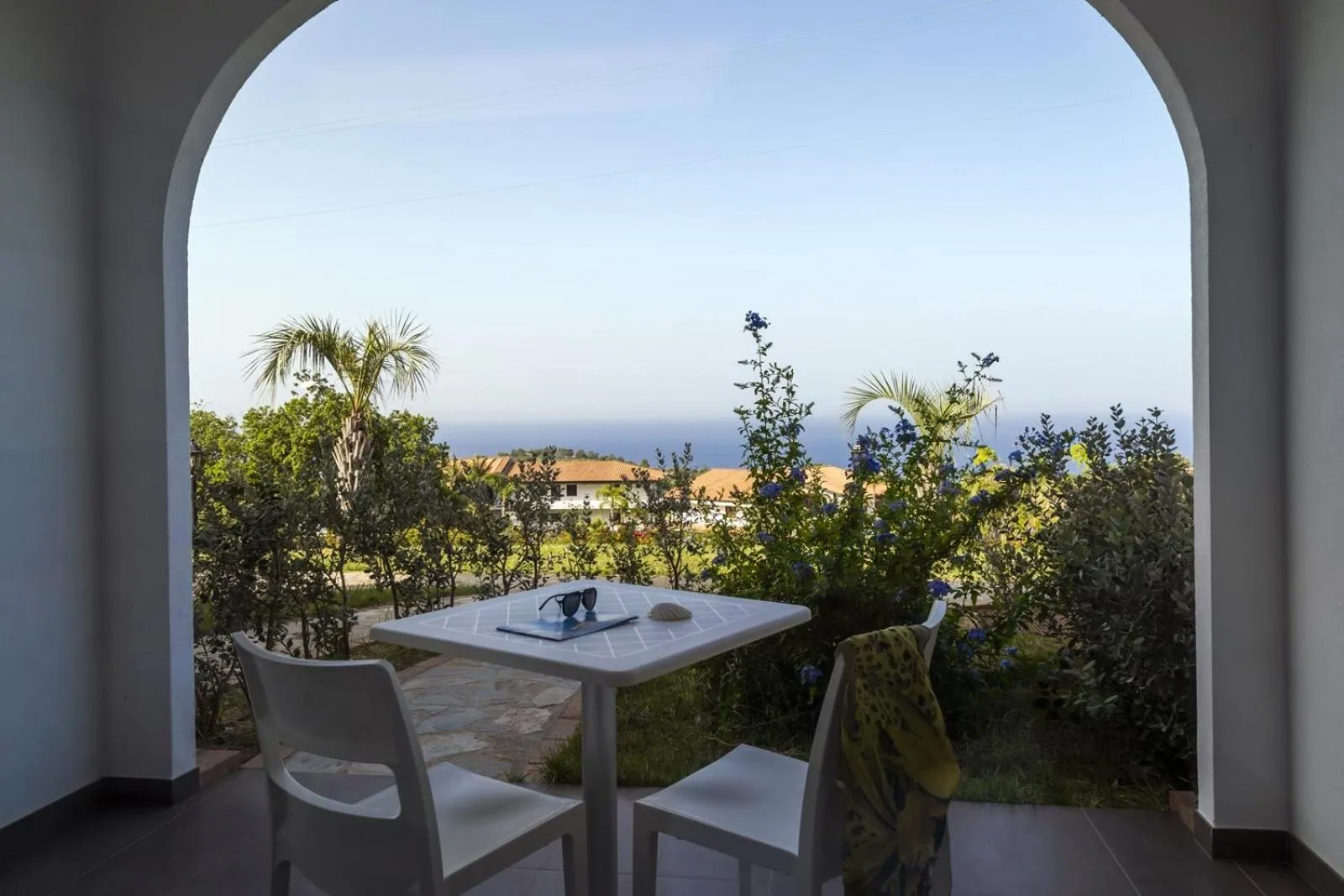 Balcony/Terrace in LUZIA AGRIRESORT - Piscina Idromassaggio con Vista Mare Aperta fino alle ore 23-00