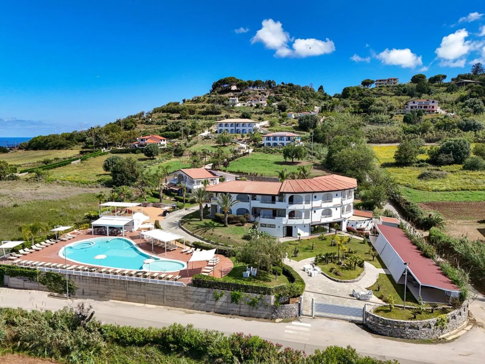 Restaurant/places to eat in LUZIA AGRIRESORT - Piscina Idromassaggio con Vista Mare Aperta fino alle ore 23-00