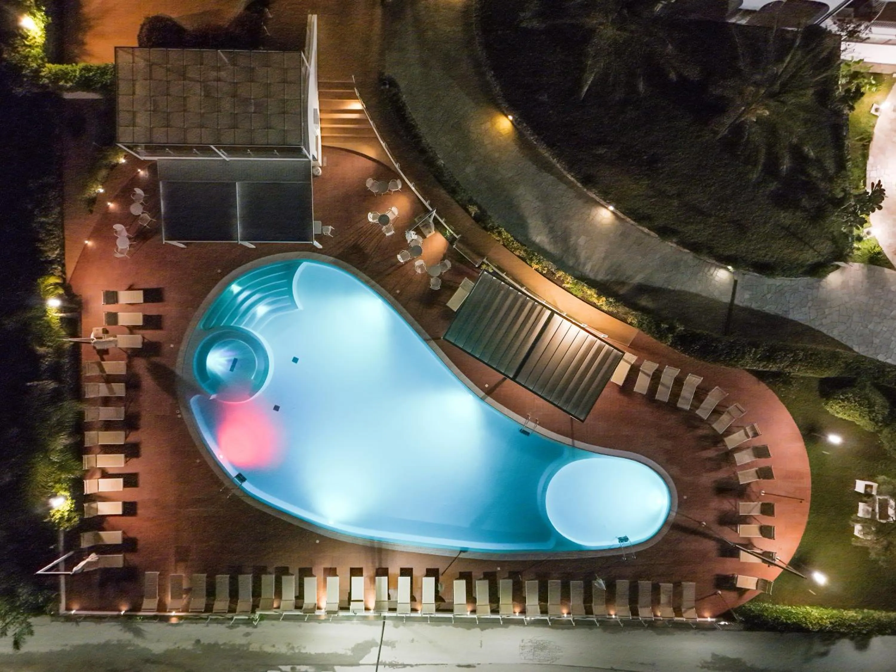 Swimming pool in LUZIA AGRIRESORT - Piscina Idromassaggio con Vista Mare Aperta fino alle ore 23-00