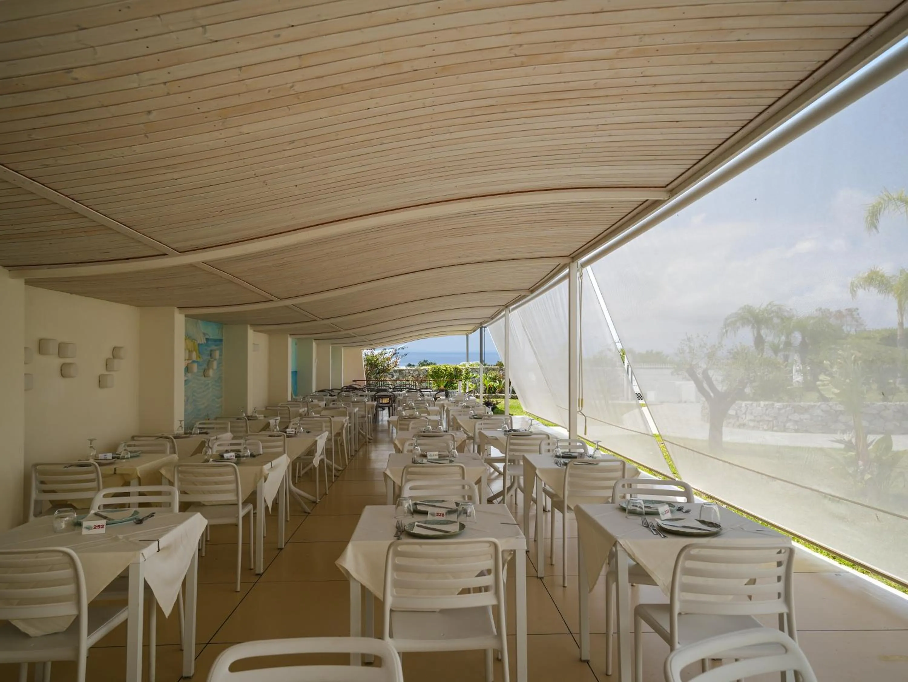 Restaurant/places to eat in LUZIA AGRIRESORT - Piscina Idromassaggio con Vista Mare Aperta fino alle ore 23-00