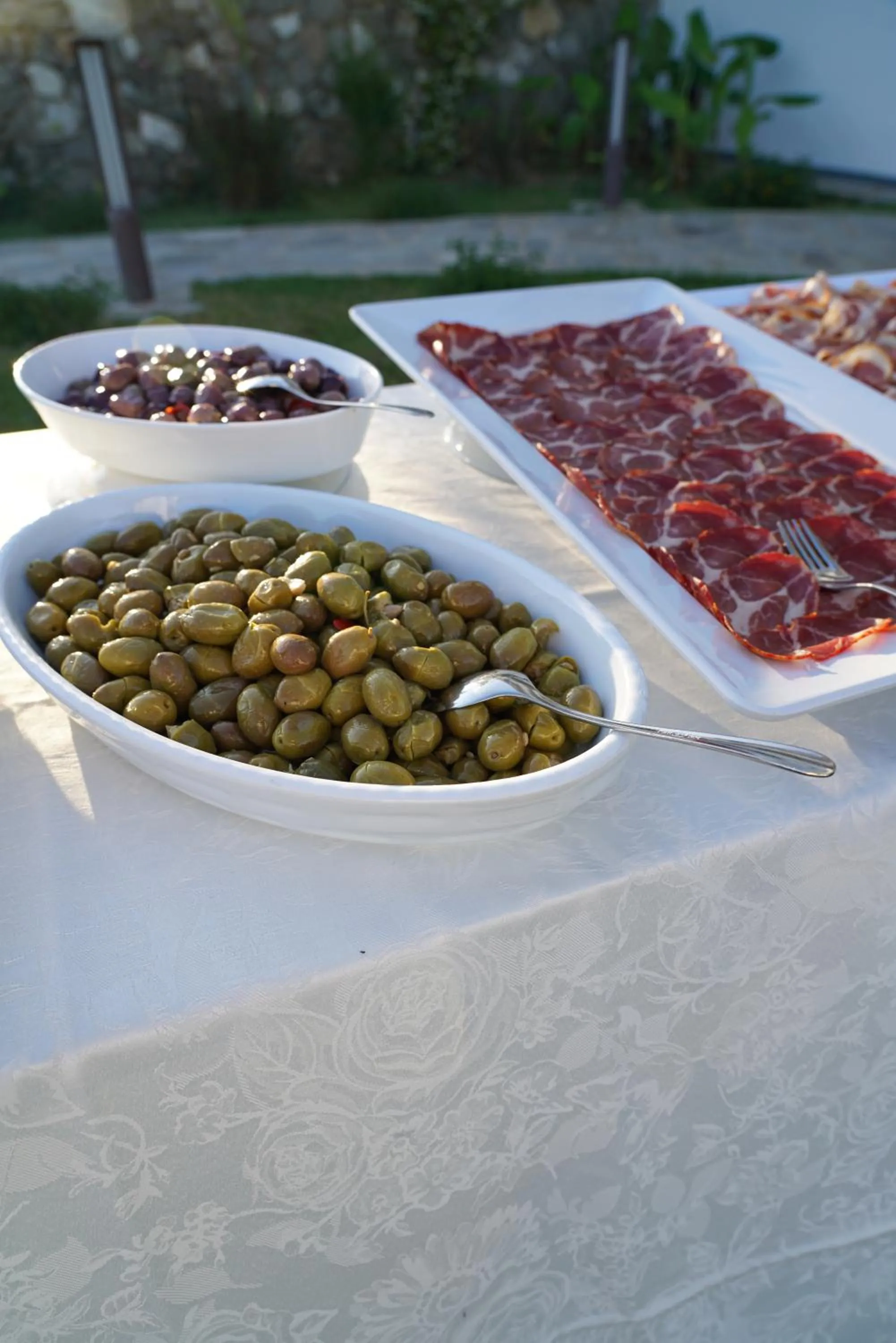 Food and drinks in LUZIA AGRIRESORT - Piscina Idromassaggio con Vista Mare Aperta fino alle ore 23-00