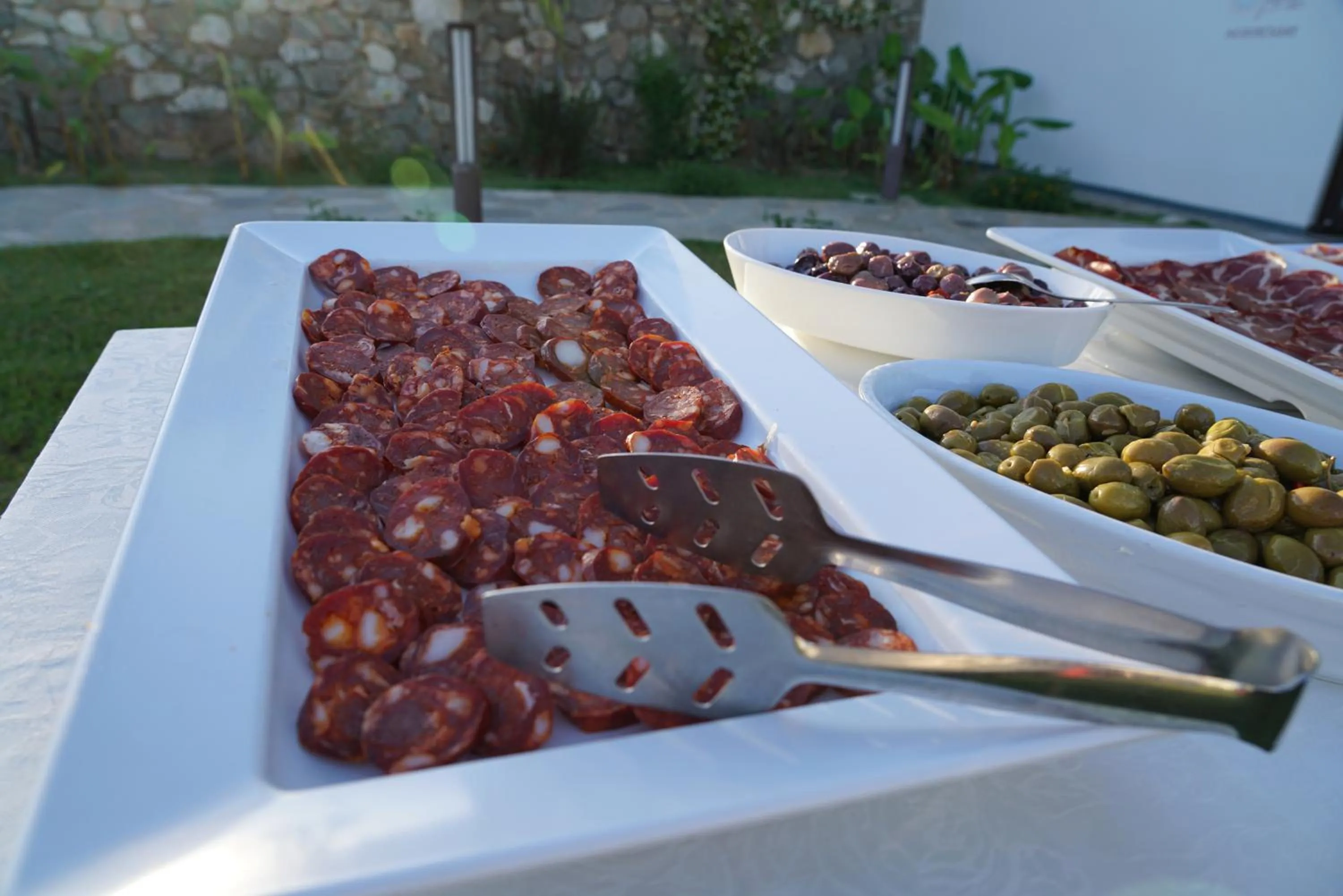 Food and drinks in LUZIA AGRIRESORT - Piscina Idromassaggio con Vista Mare Aperta fino alle ore 23-00