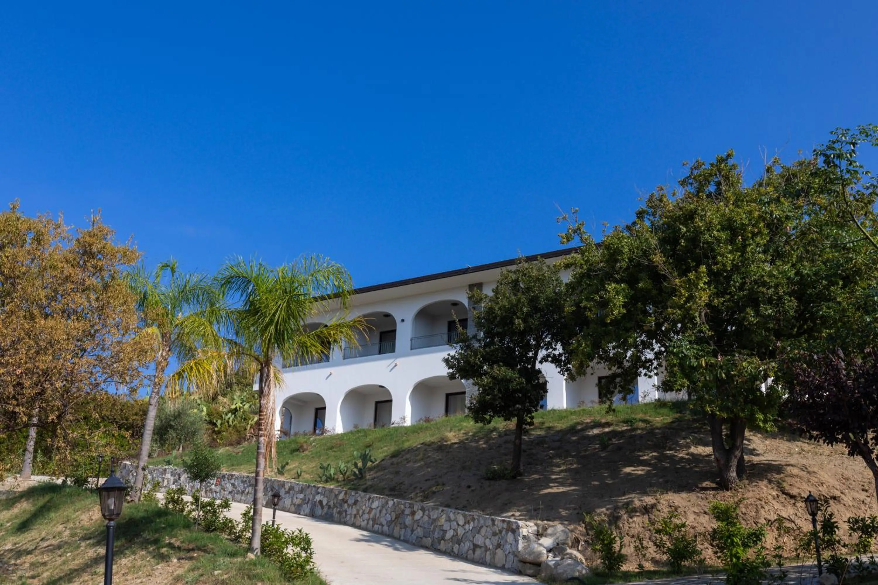 Bedroom in LUZIA AGRIRESORT - Piscina Idromassaggio con Vista Mare Aperta fino alle ore 23-00