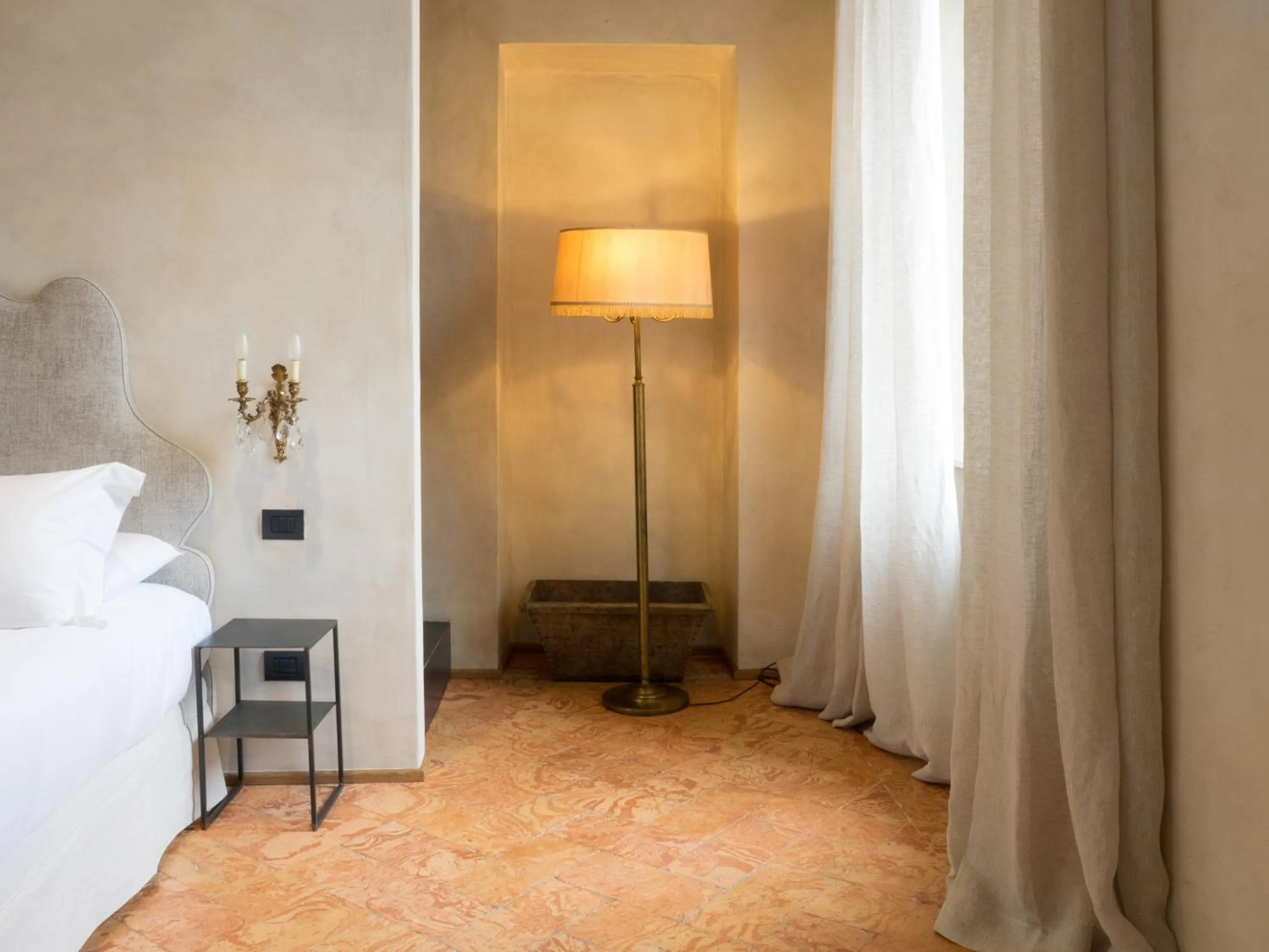 Decorative detail, Bed in Palazzo Albricci Peregrini