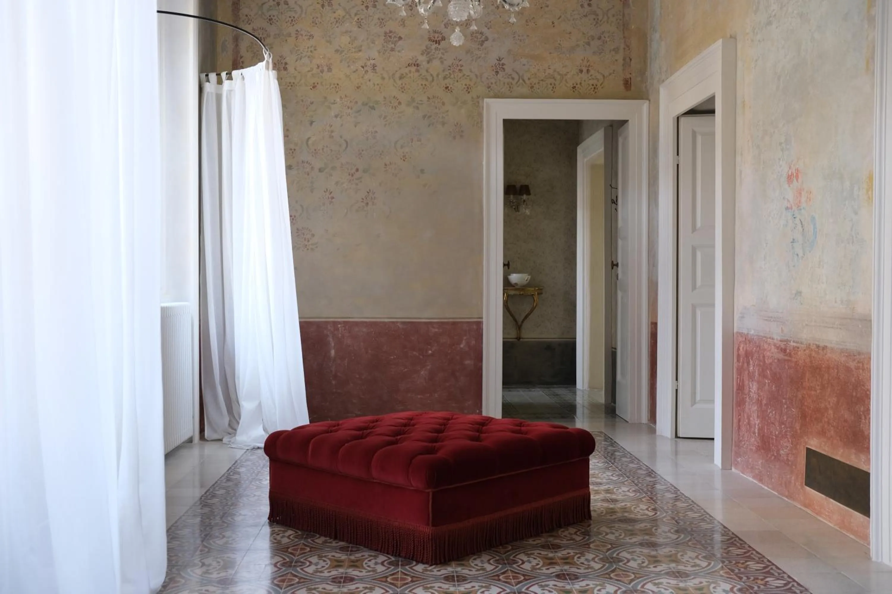 Seating area in Palazzo Albricci Peregrini