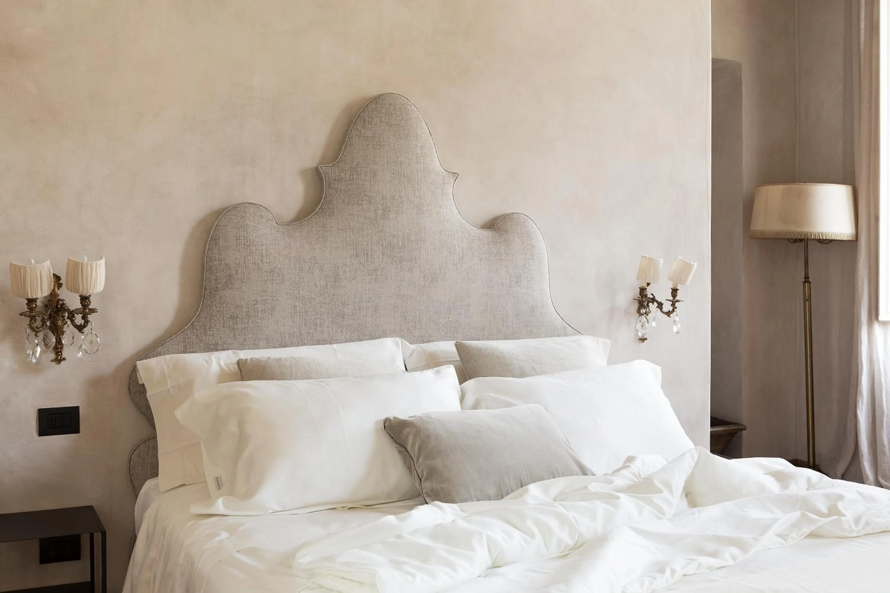 Decorative detail, Bed in Palazzo Albricci Peregrini