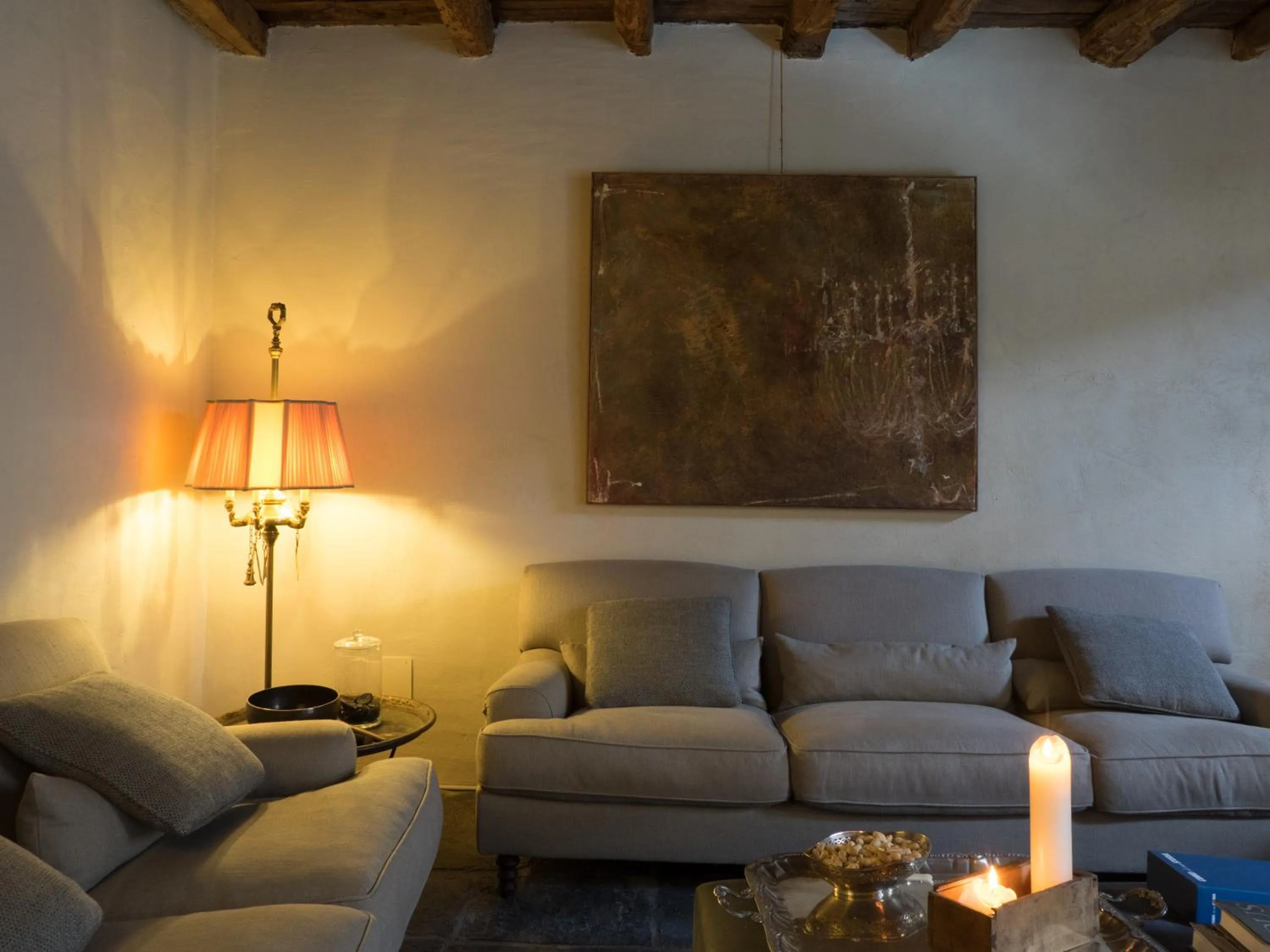 Living room in Palazzo Albricci Peregrini