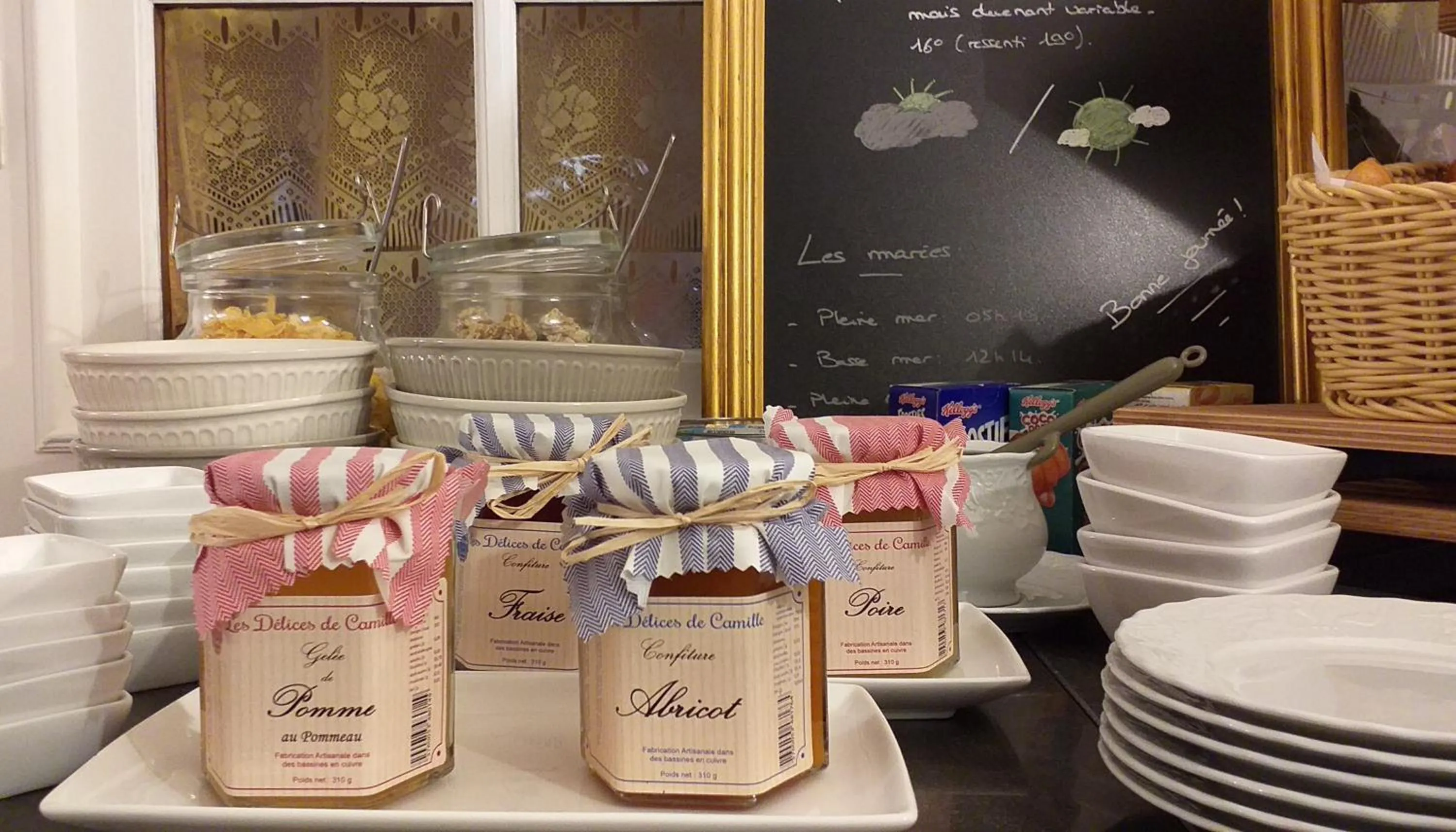 Buffet breakfast in Hôtel Le Chantilly Deauville