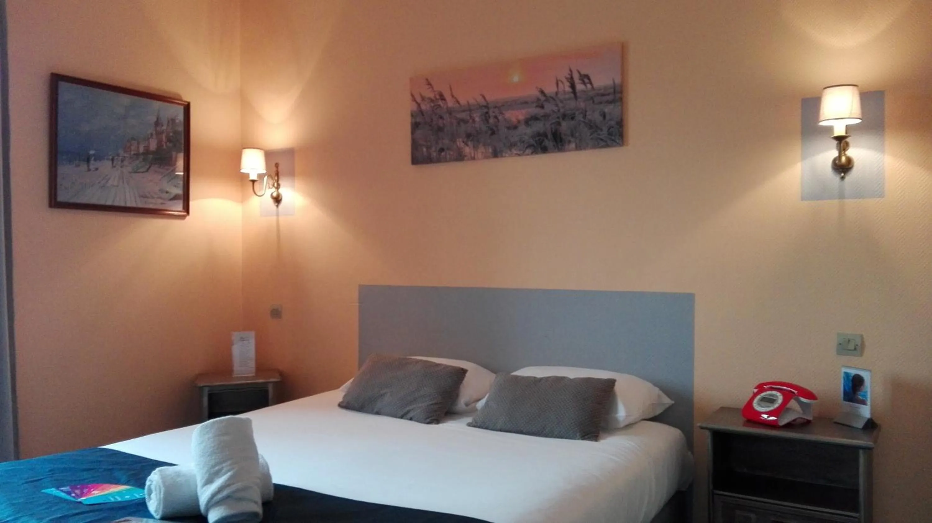 Decorative detail, Bed in Hôtel Le Chantilly Deauville