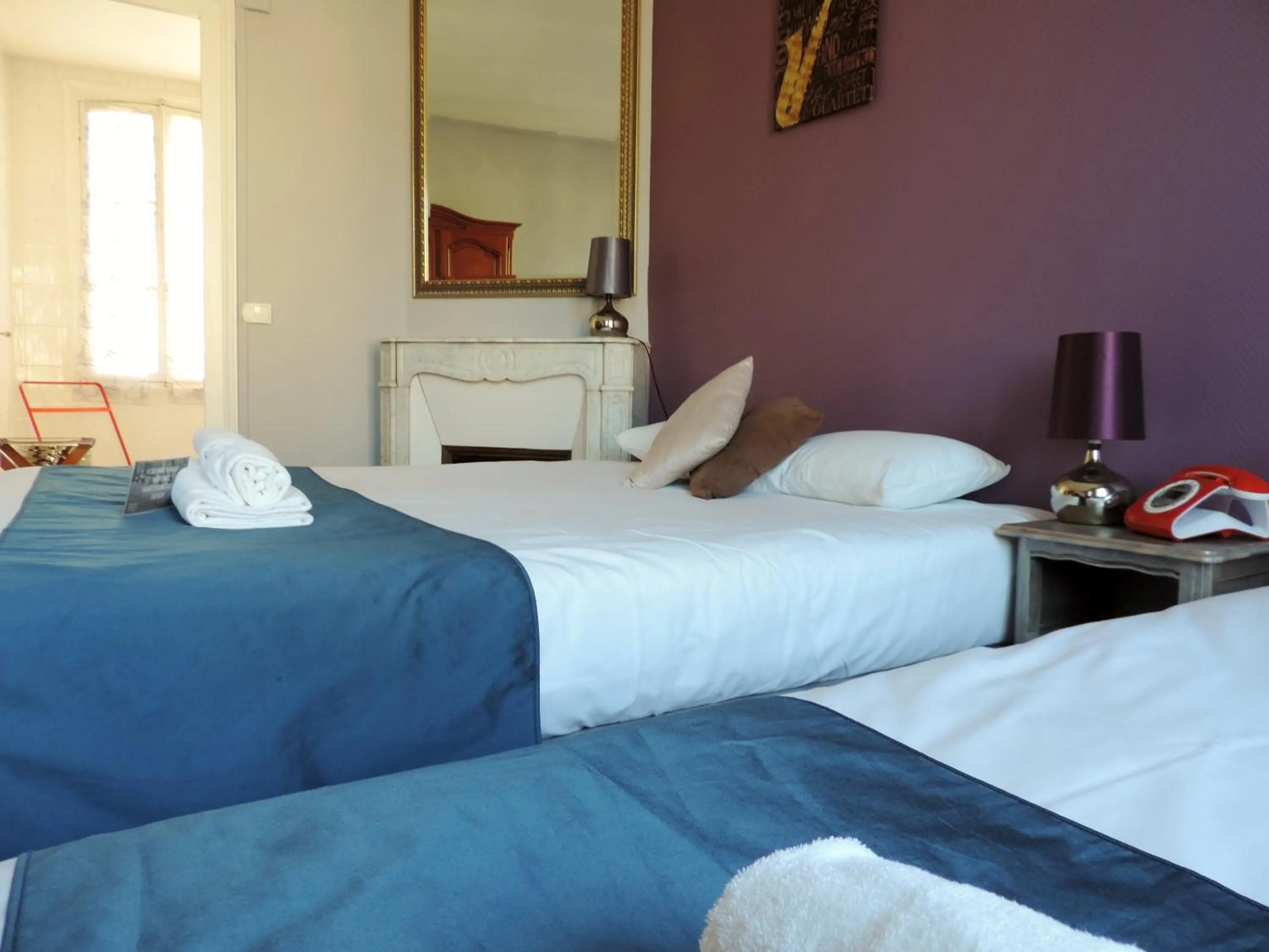 Bedroom, Bed in Hôtel Le Chantilly Deauville