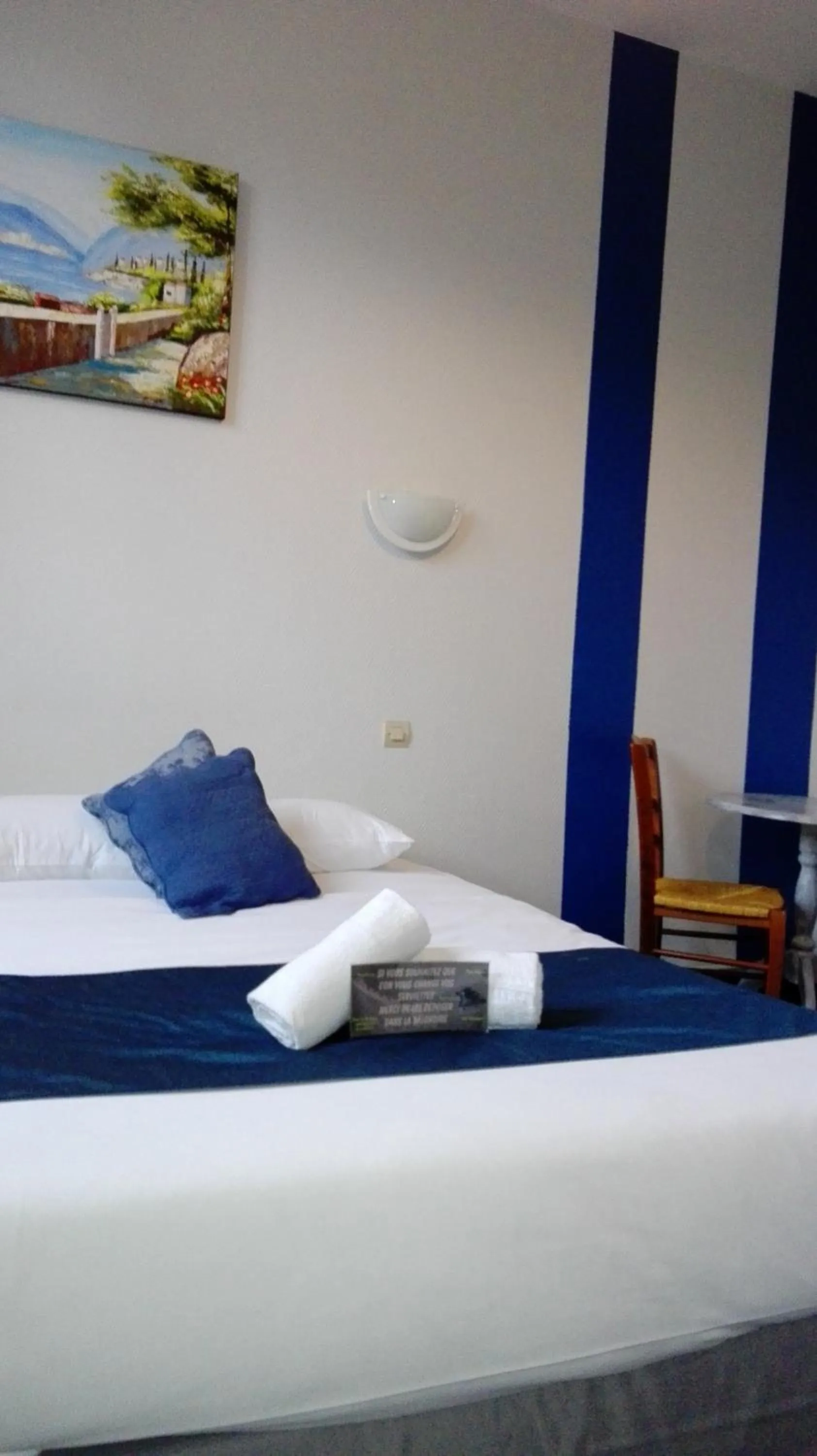 Bed in Hôtel Le Chantilly Deauville