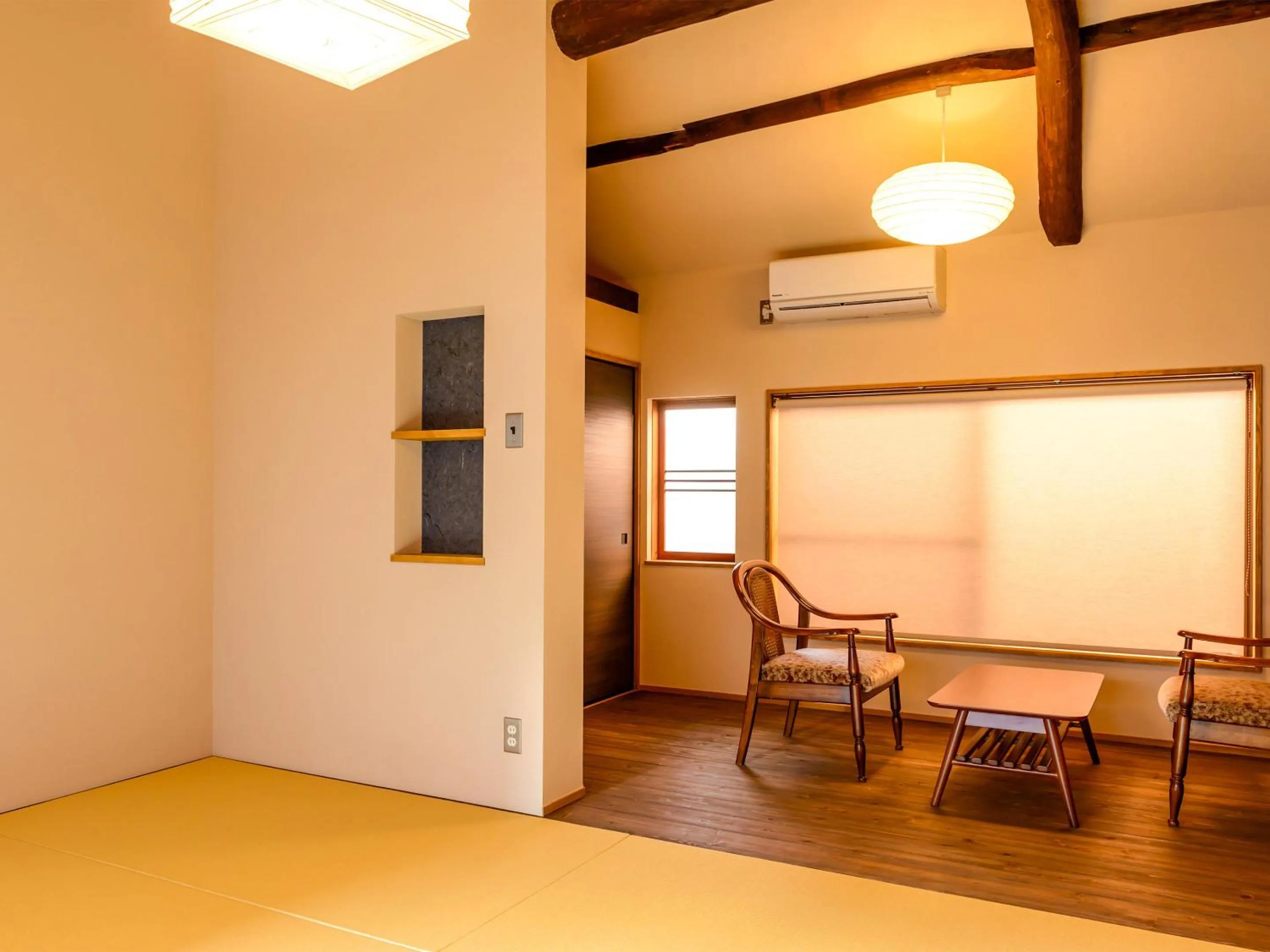 Photo of the whole room, Bed in Koume no Hanare コウメノハナレ