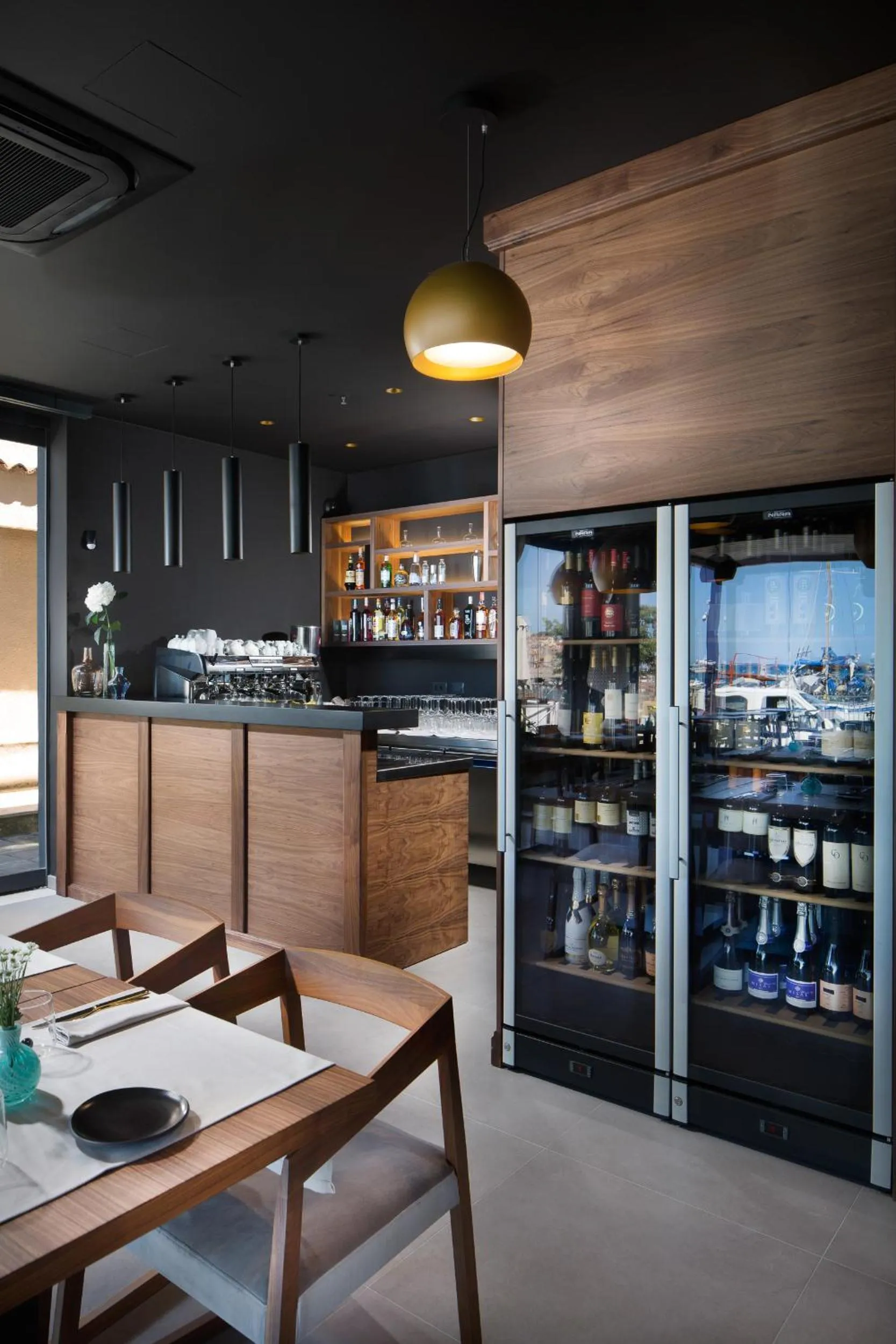 Lounge or bar in Hotel Delfin