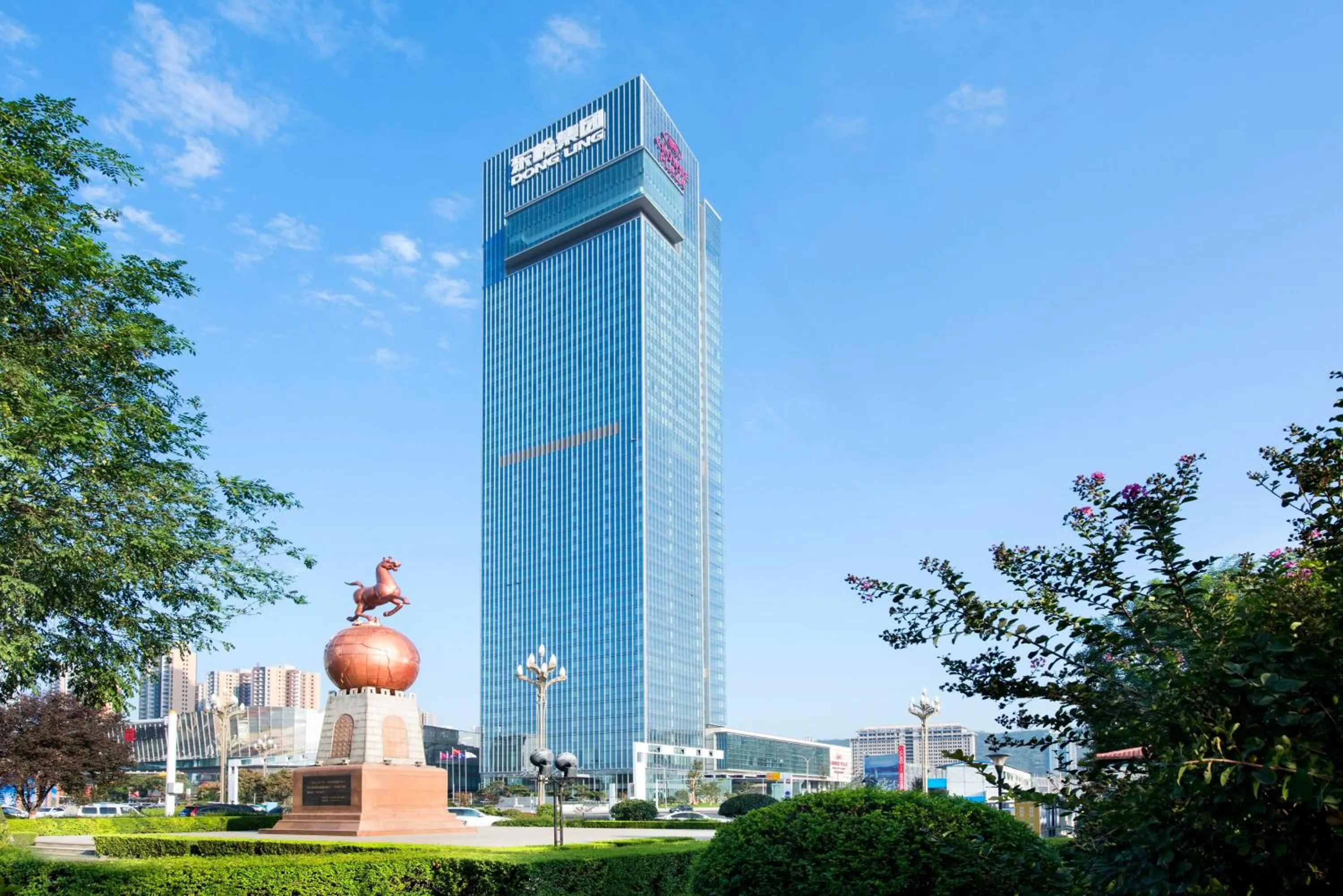 Property building in Crowne Plaza Baoji City Center by IHG