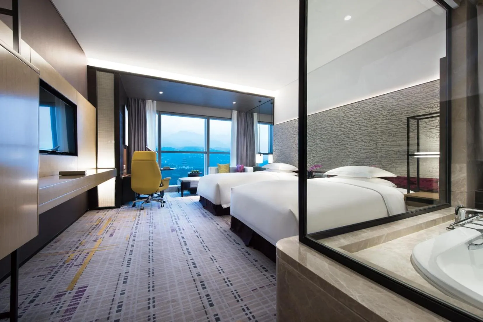 Bed in Crowne Plaza Baoji City Center by IHG