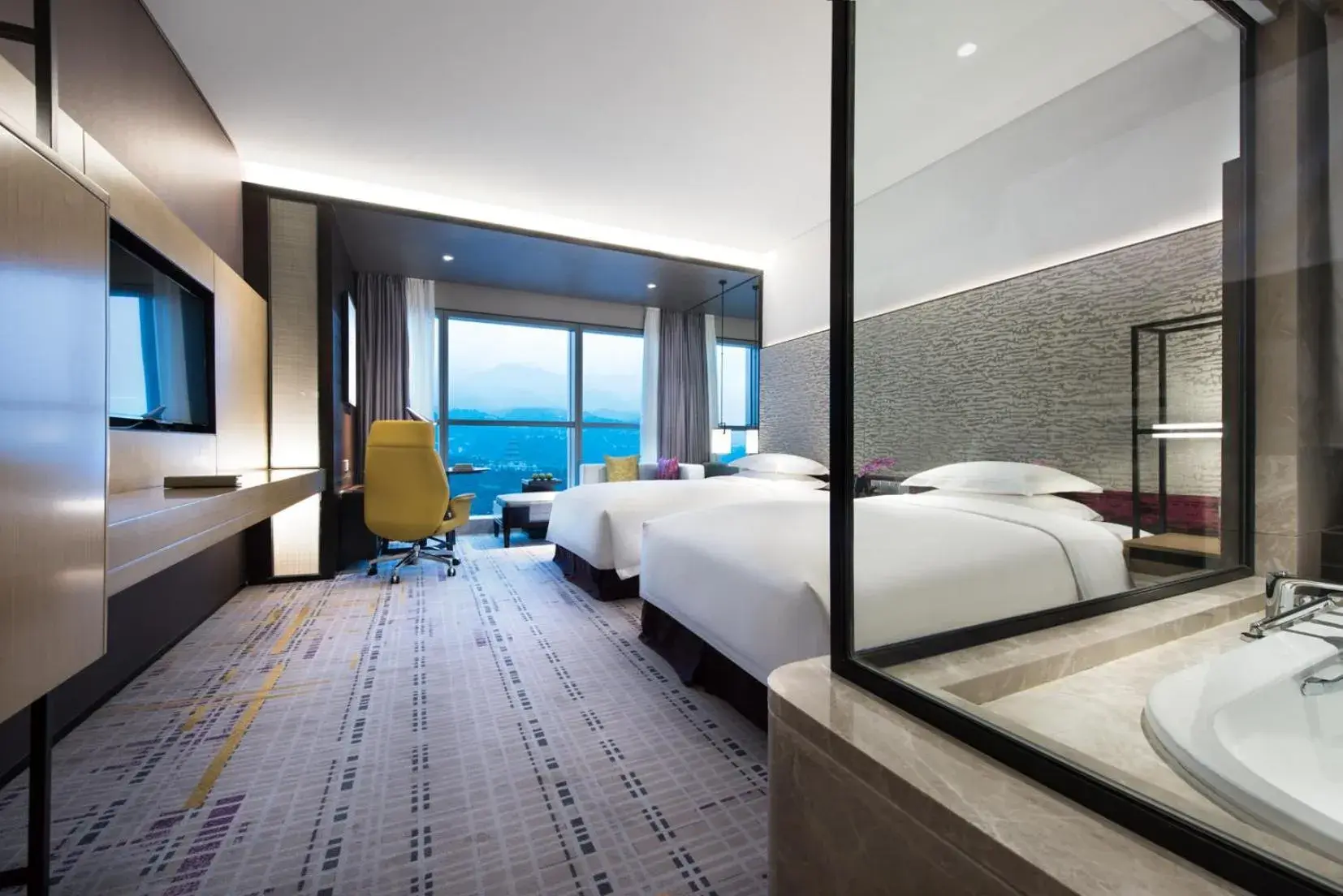 Bed in Crowne Plaza Baoji City Center by IHG Bed in Crowne Plaza Baoji City Center by IHG