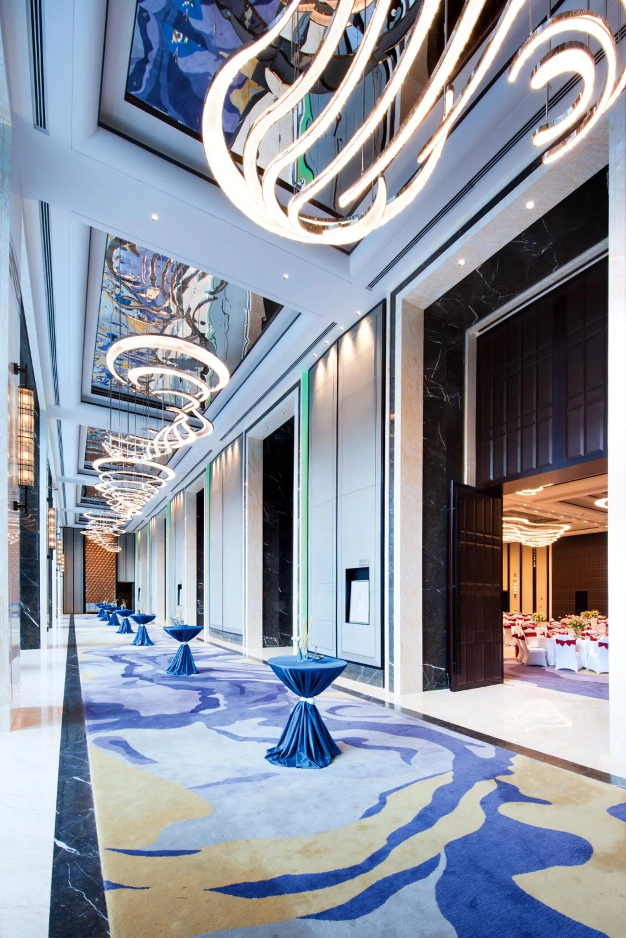 Meeting/conference room in Crowne Plaza Baoji City Center by IHG