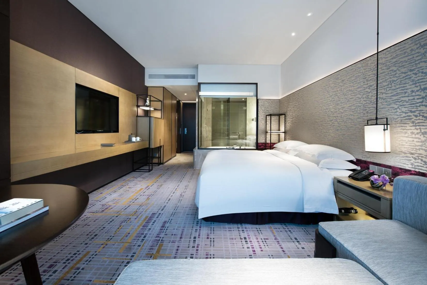 Bed in Crowne Plaza Baoji City Center by IHG