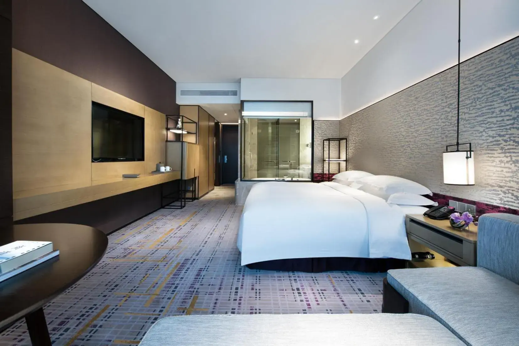 Bed in Crowne Plaza Baoji City Center by IHG Bed in Crowne Plaza Baoji City Center by IHG