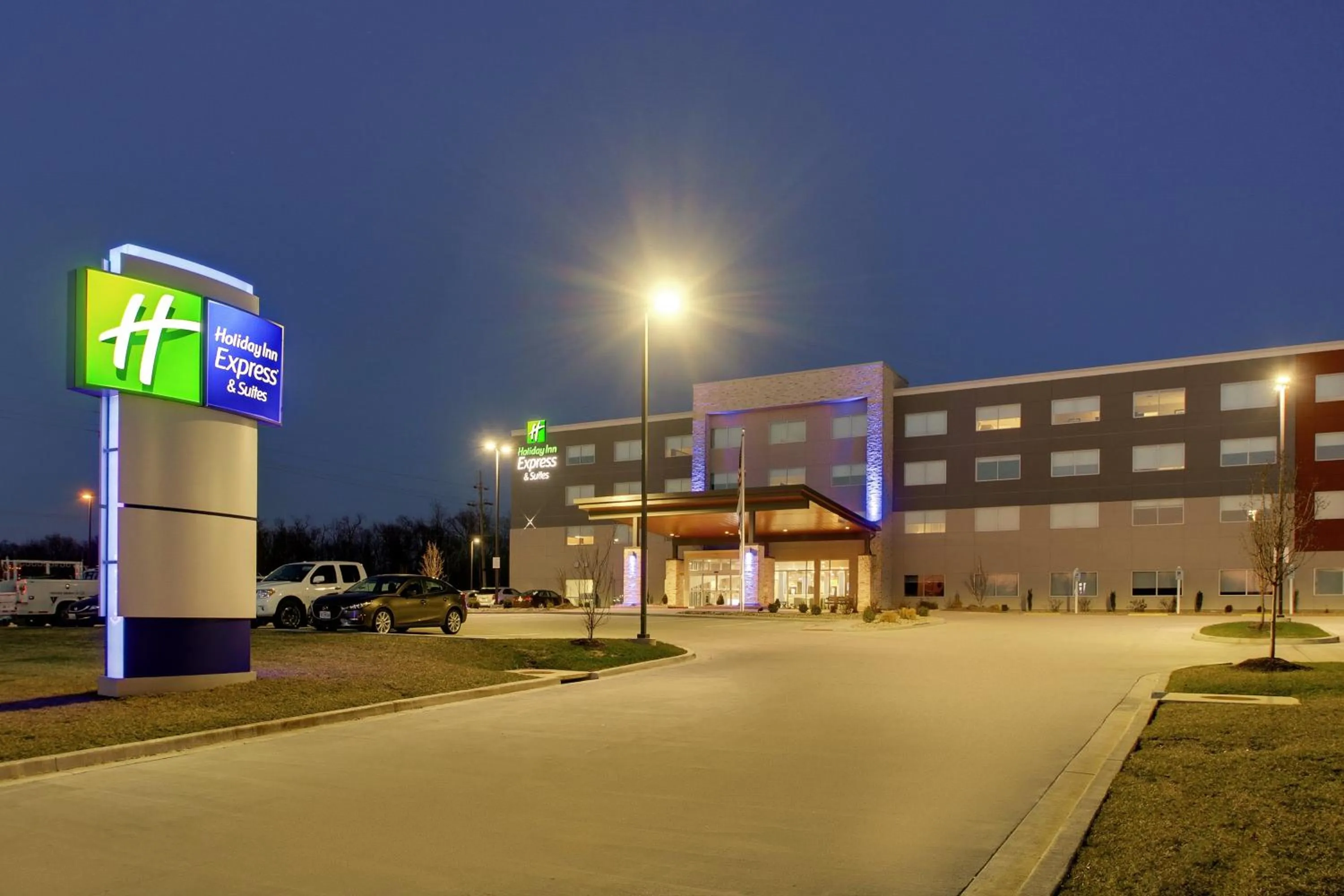 Property building in Holiday Inn Express & Suites - Mount Vernon by IHG