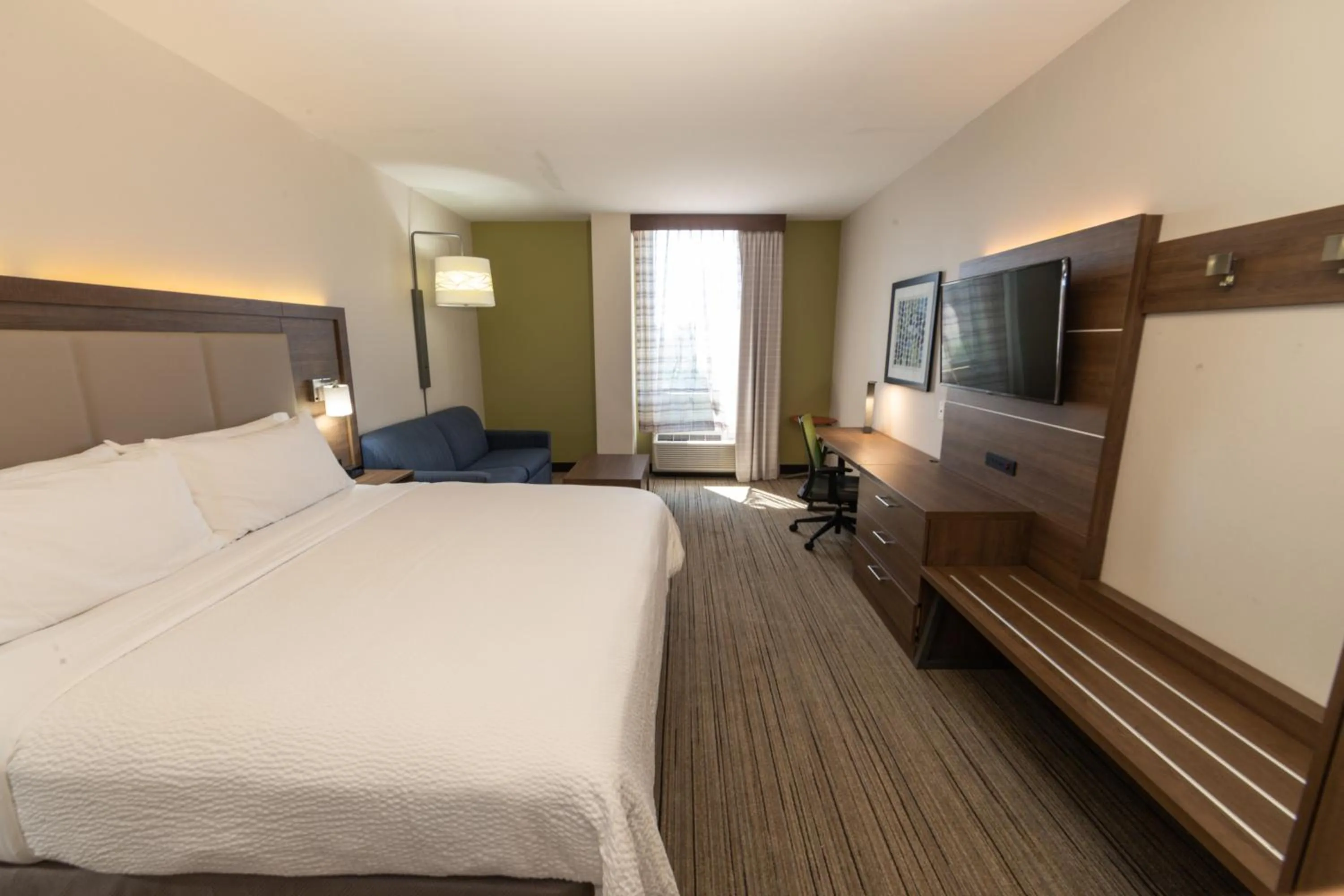Bedroom, Bed in Holiday Inn Express - Grand Island by IHG