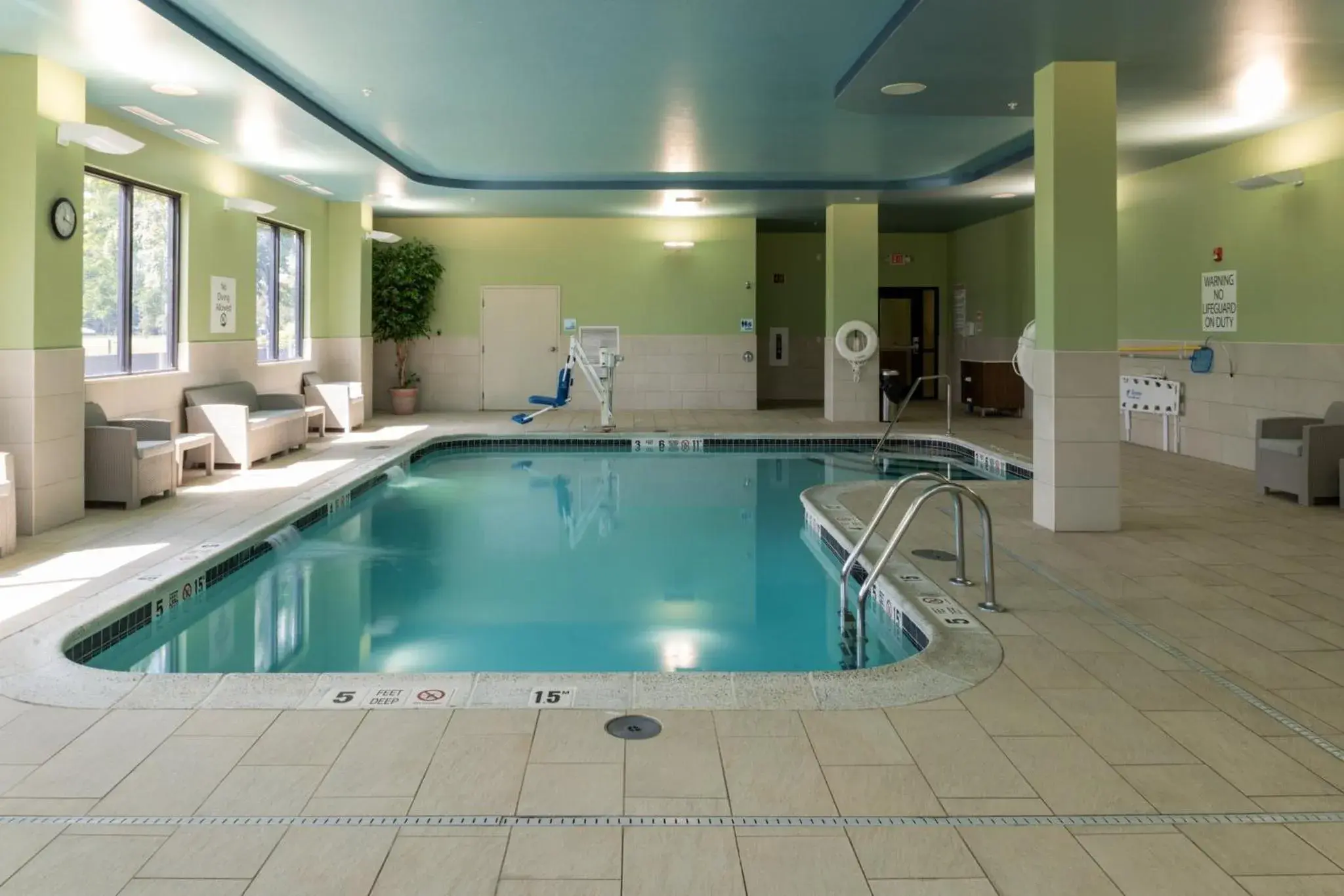 Swimming pool in Holiday Inn Express - Grand Island by IHG Swimming pool in Holiday Inn Express - Grand Island by IHG