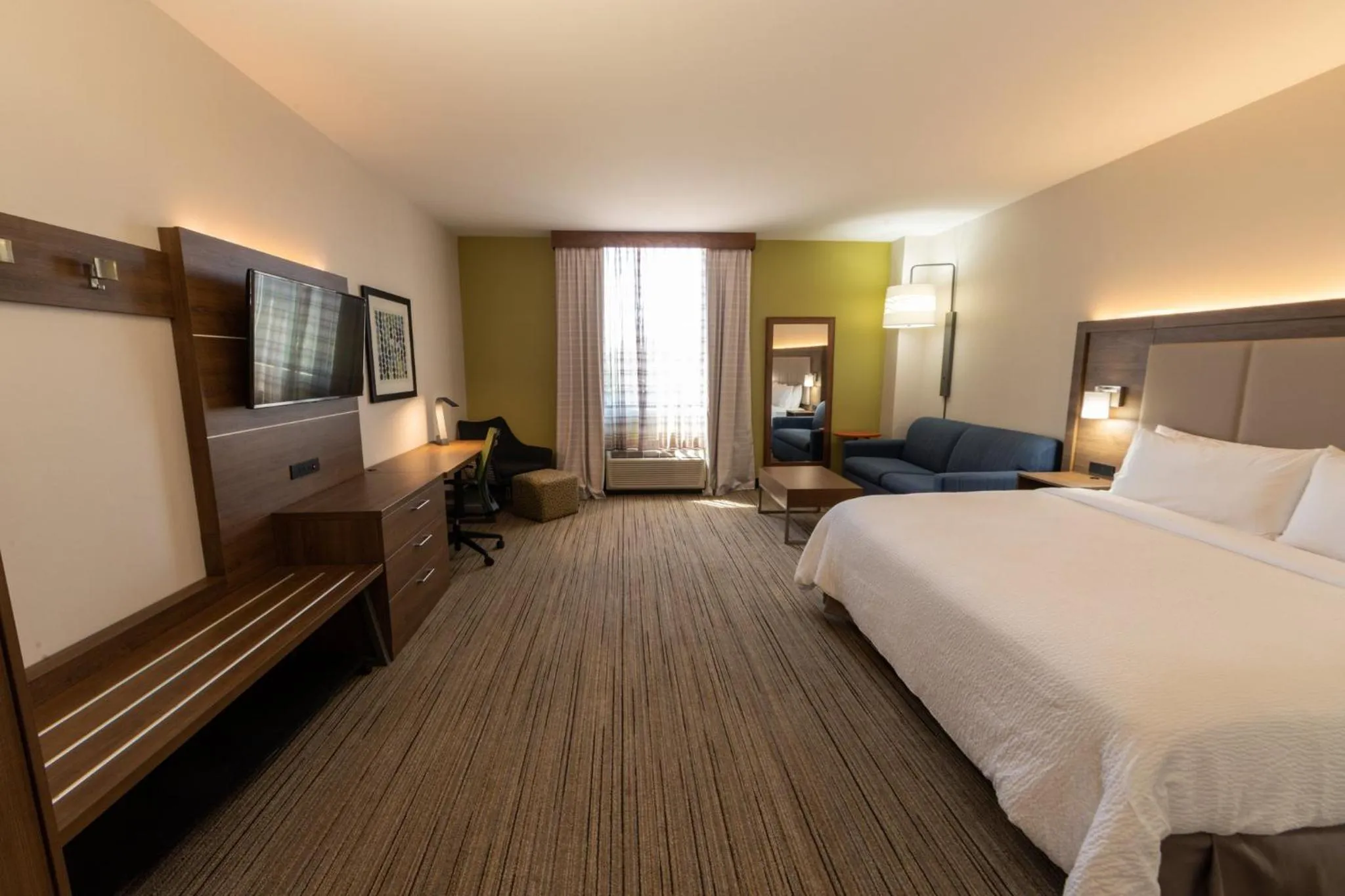 Photo of the whole room, Bed in Holiday Inn Express - Grand Island by IHG