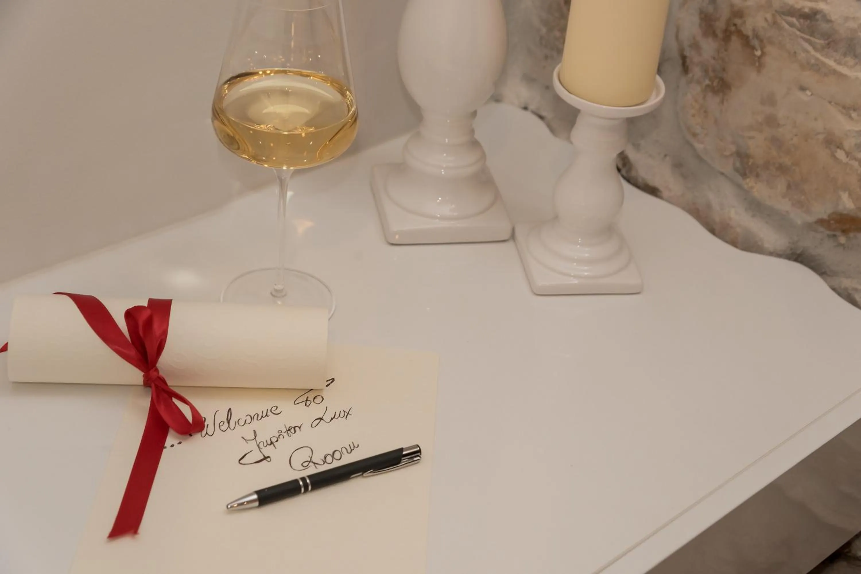 Decorative detail in Jupiter Lux Rooms