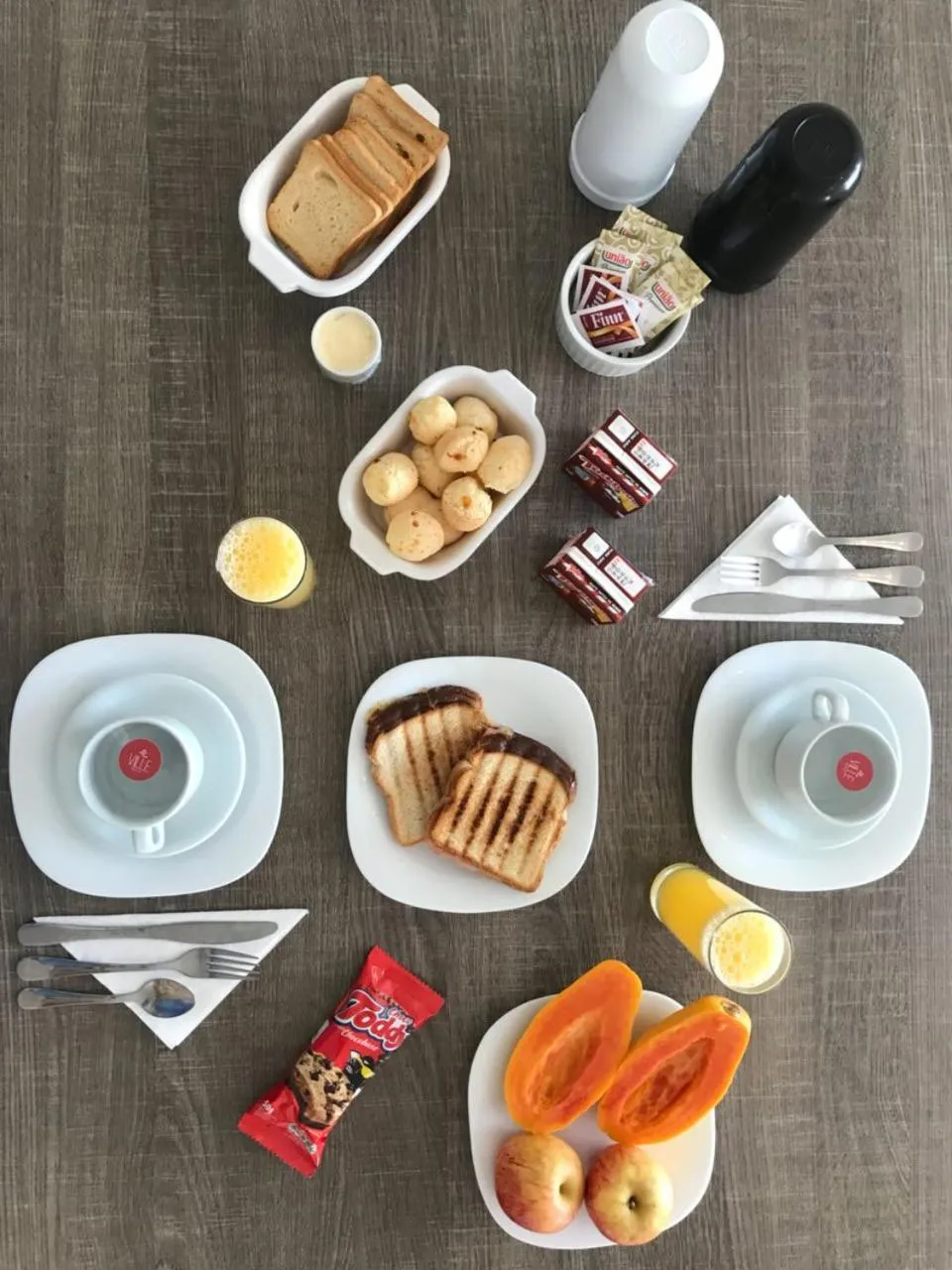 Restaurant/places to eat in Le Ville