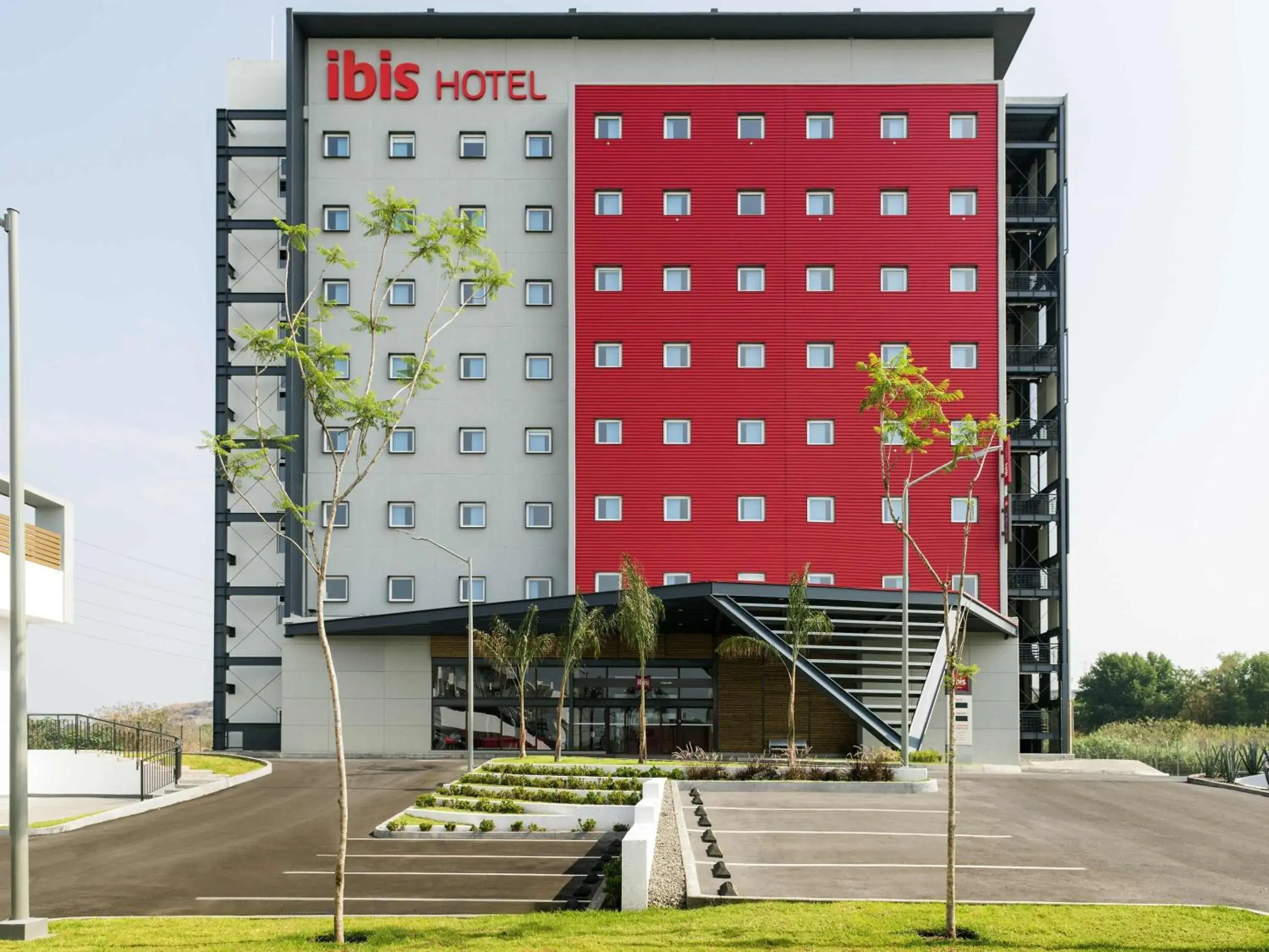 Property building in Ibis Irapuato Property building in Ibis Irapuato