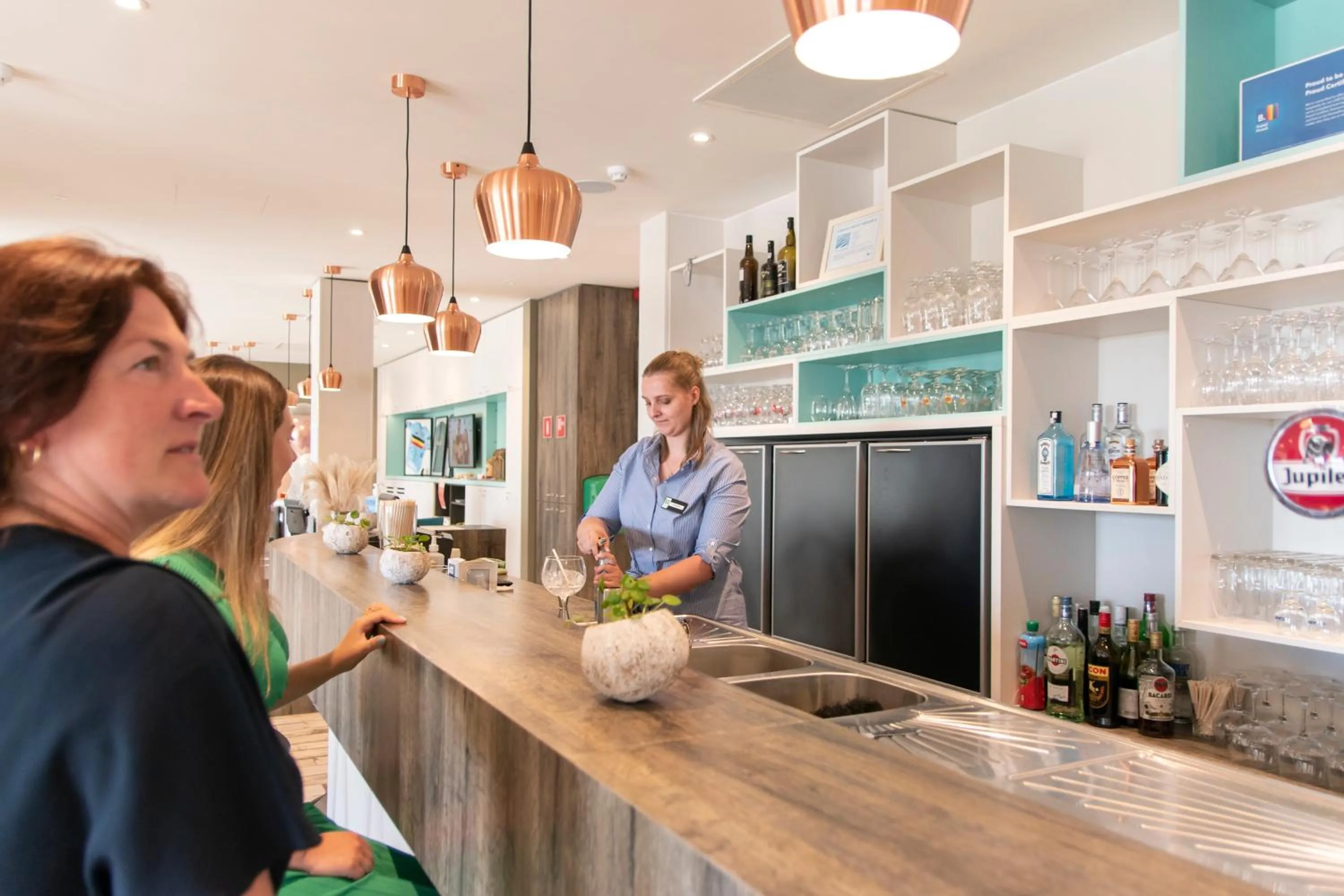 Staff in ibis Styles Nieuwpoort