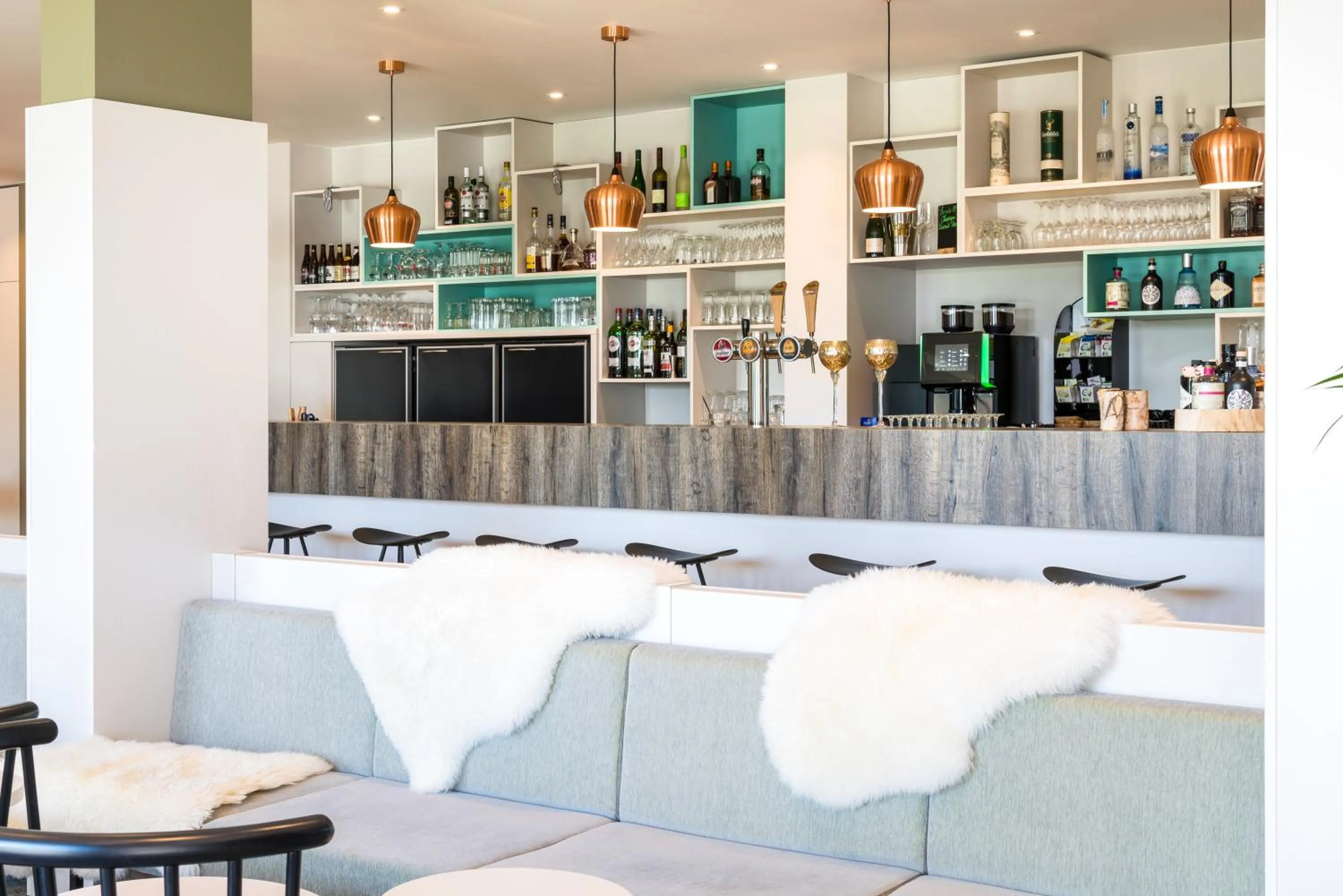 Lounge or bar in ibis Styles Nieuwpoort