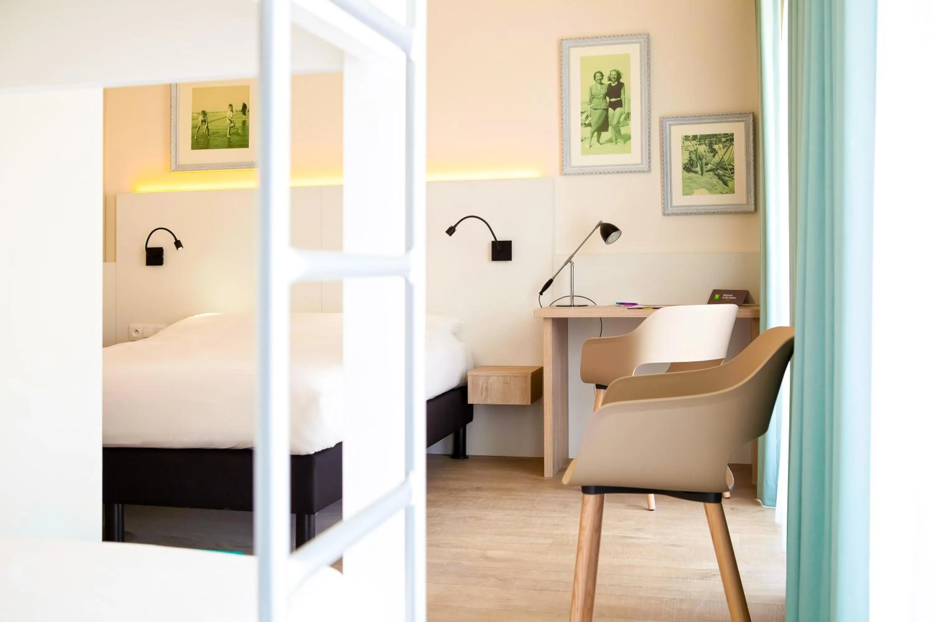 Photo of the whole room, Bed in ibis Styles Nieuwpoort