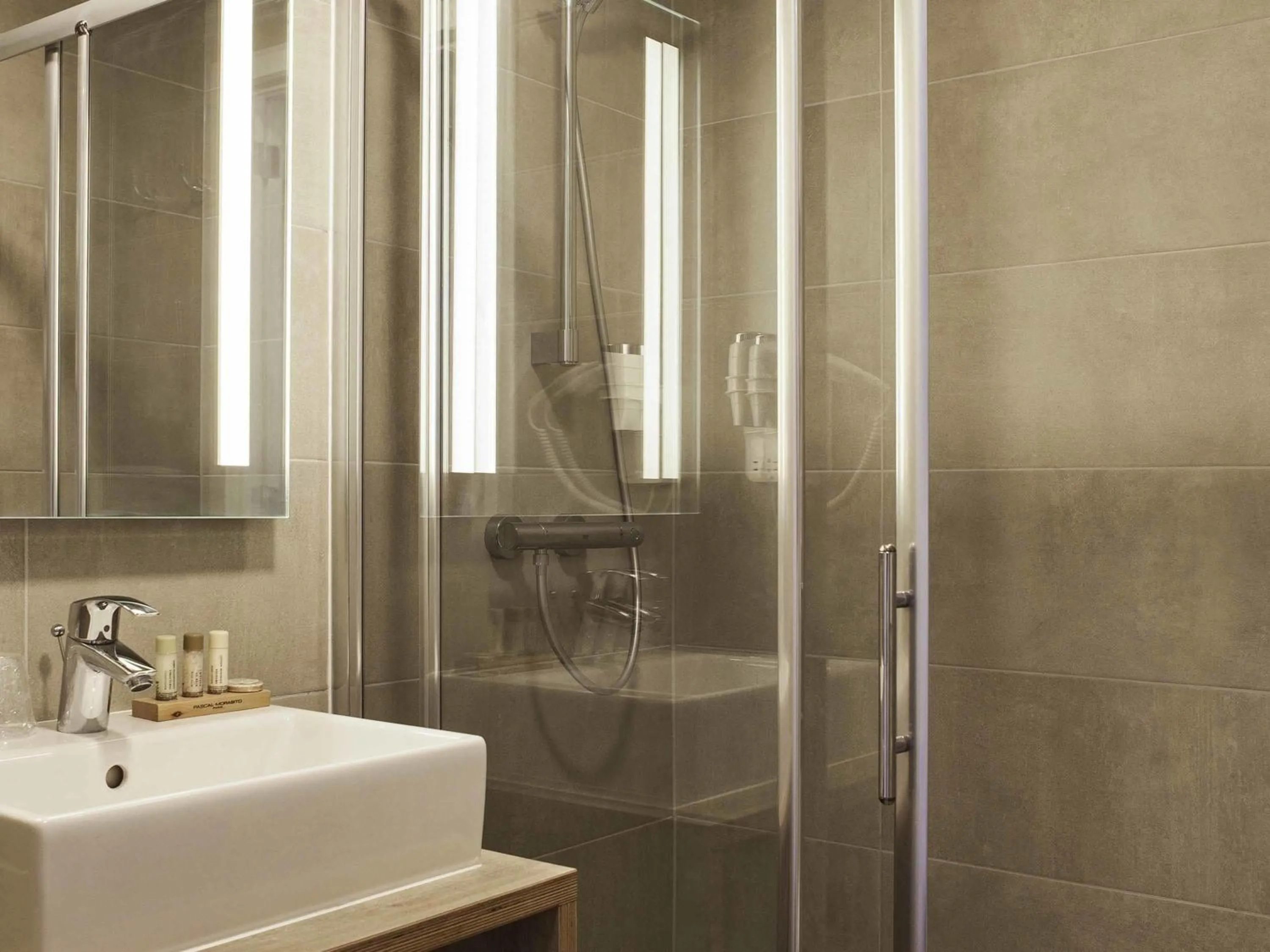 Bedroom in ibis Styles Nieuwpoort