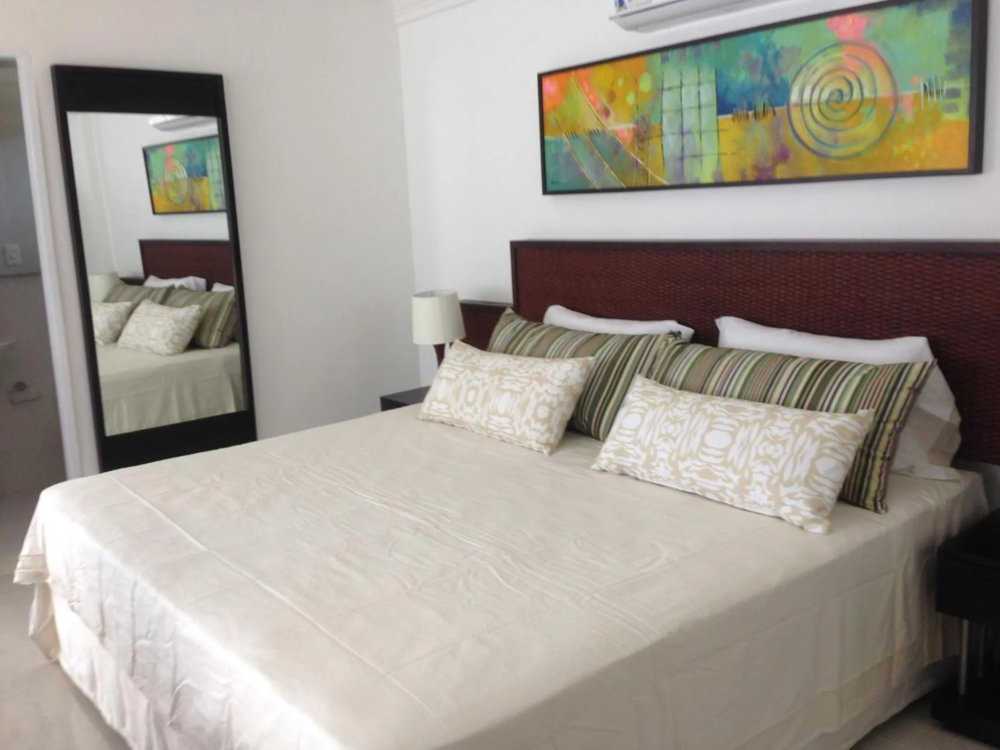 Bedroom, Bed in Red Ground Village