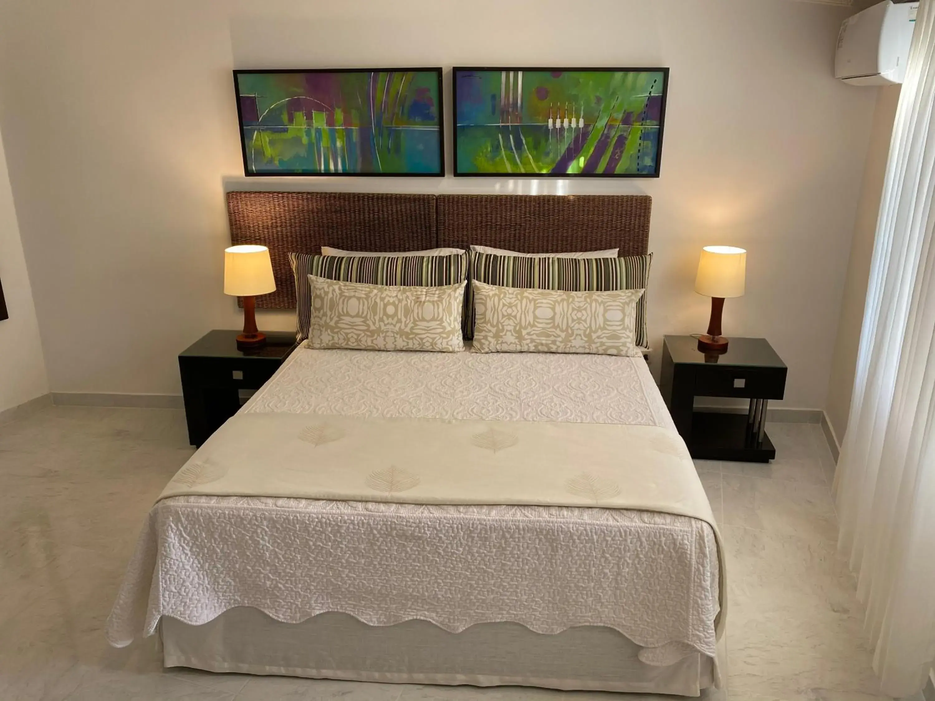 Bed in Red Ground Village Bed in Red Ground Village