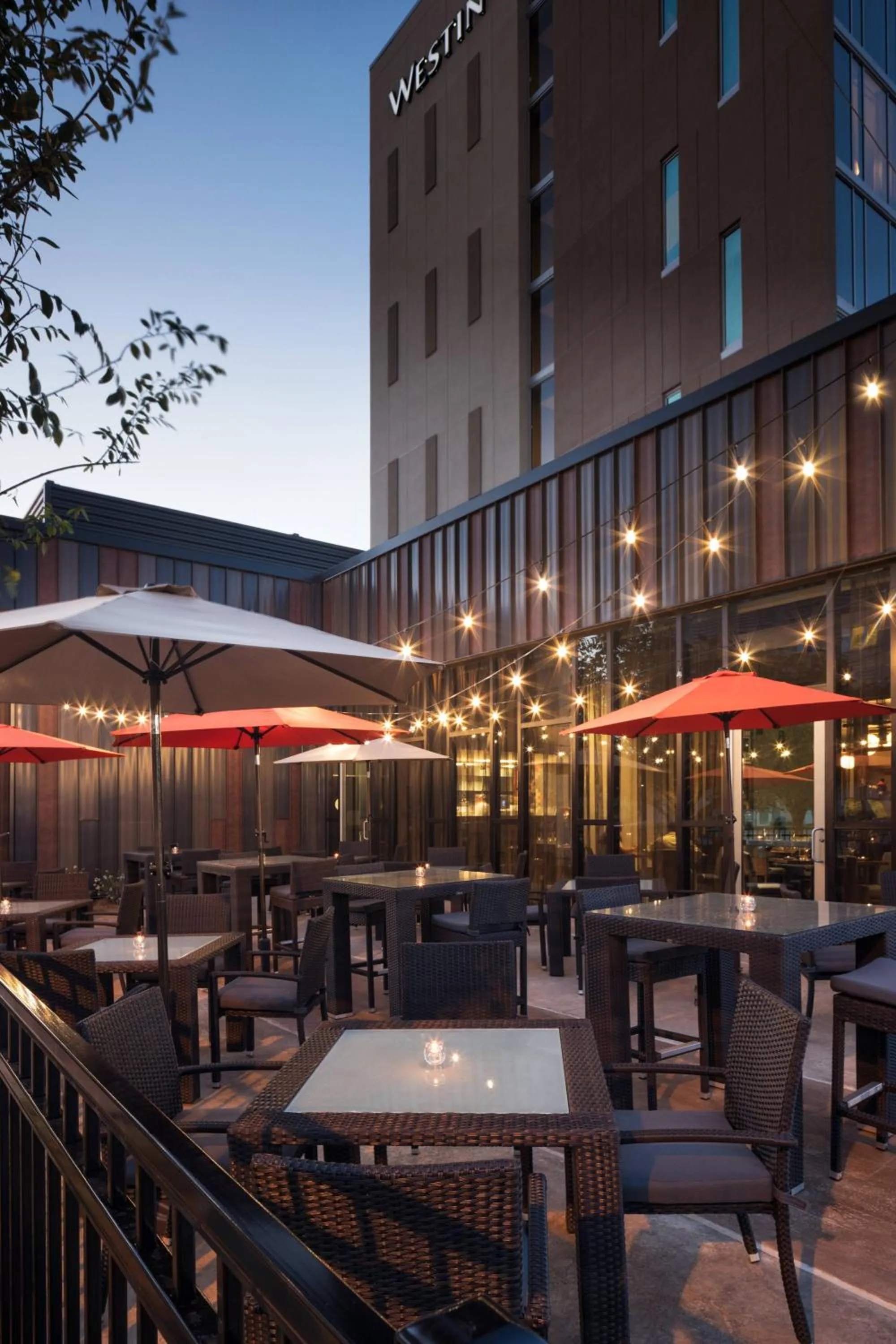 Lounge or bar in The Westin Jackson