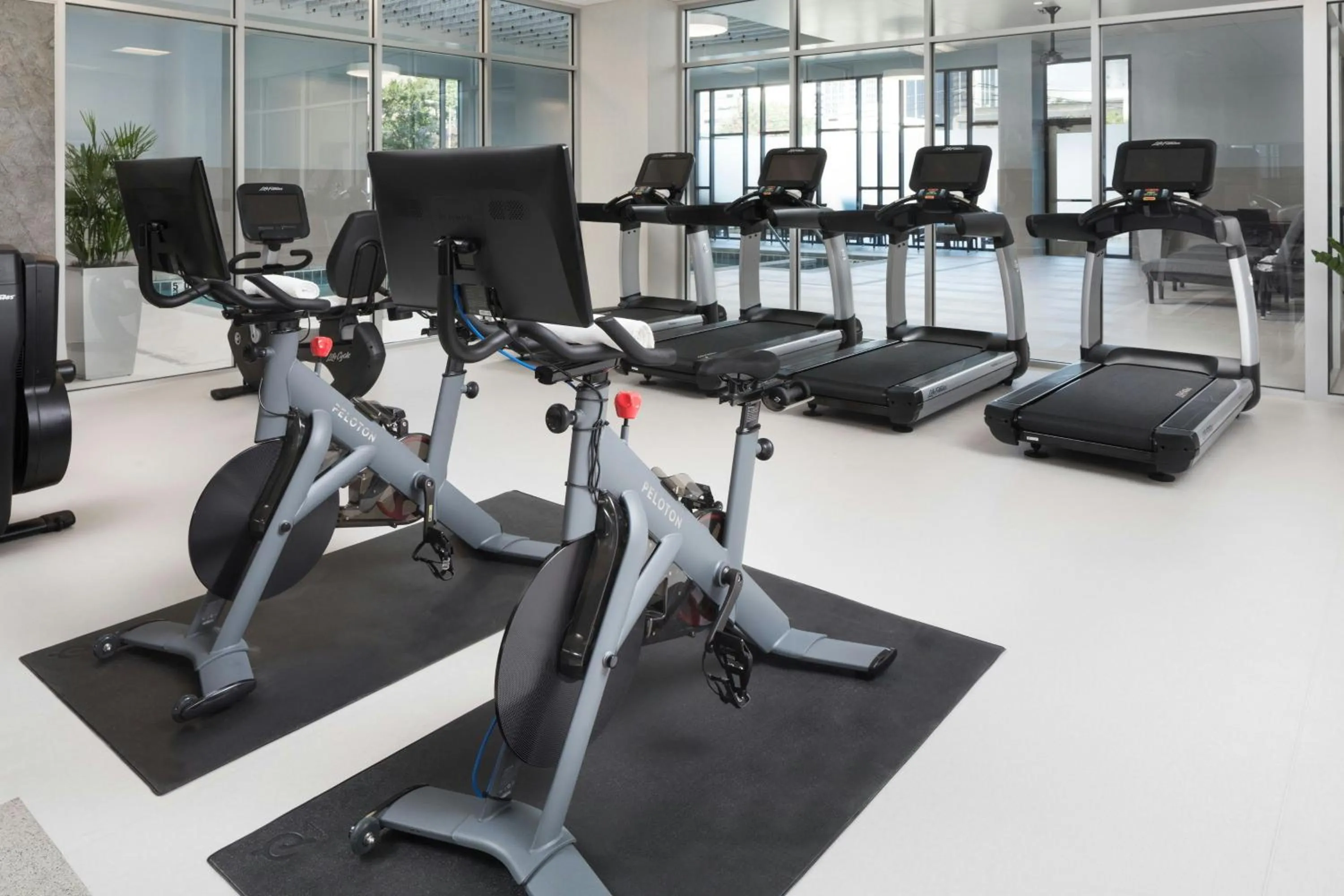 Fitness centre/facilities in The Westin Jackson