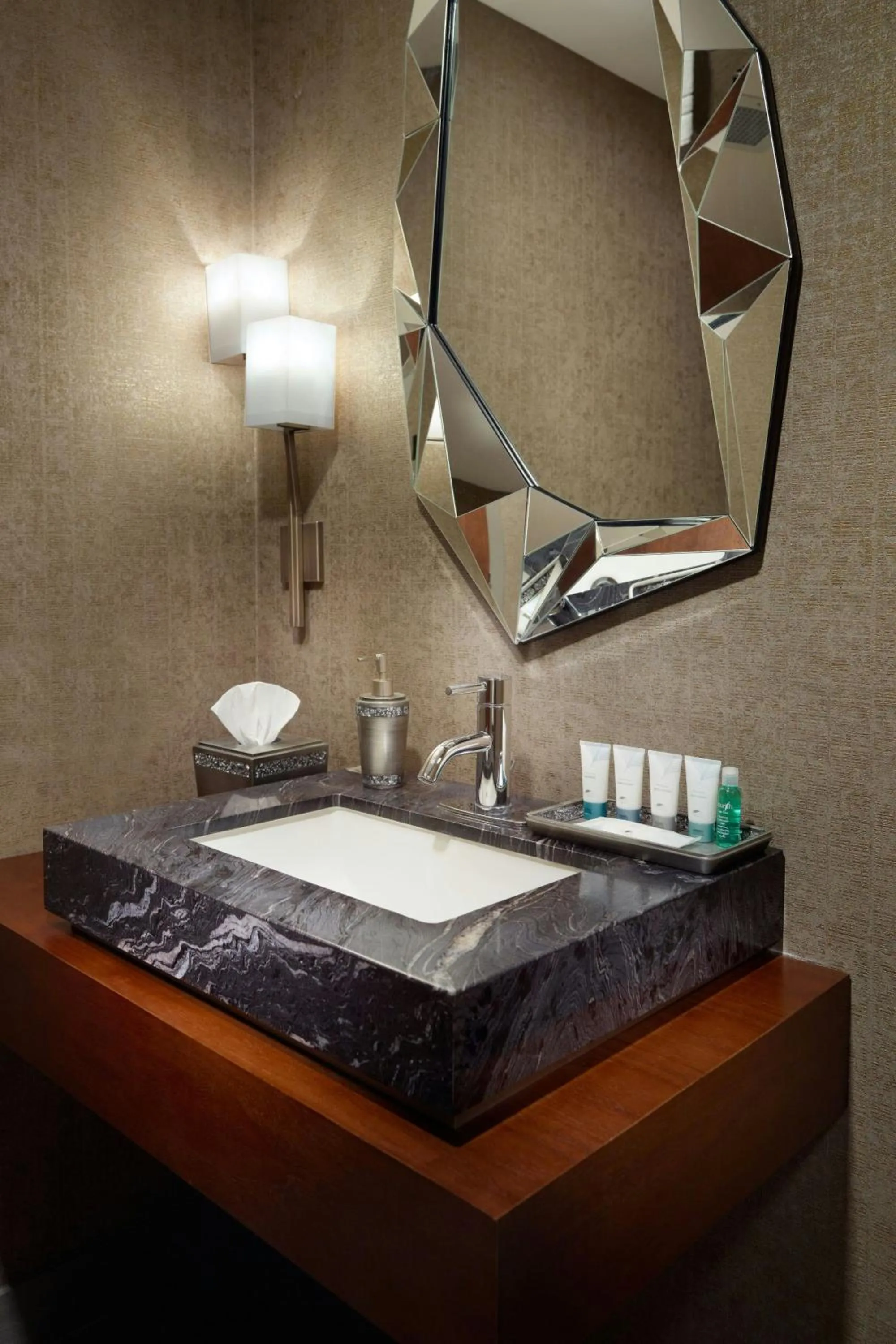 Photo of the whole room in The Westin Jackson