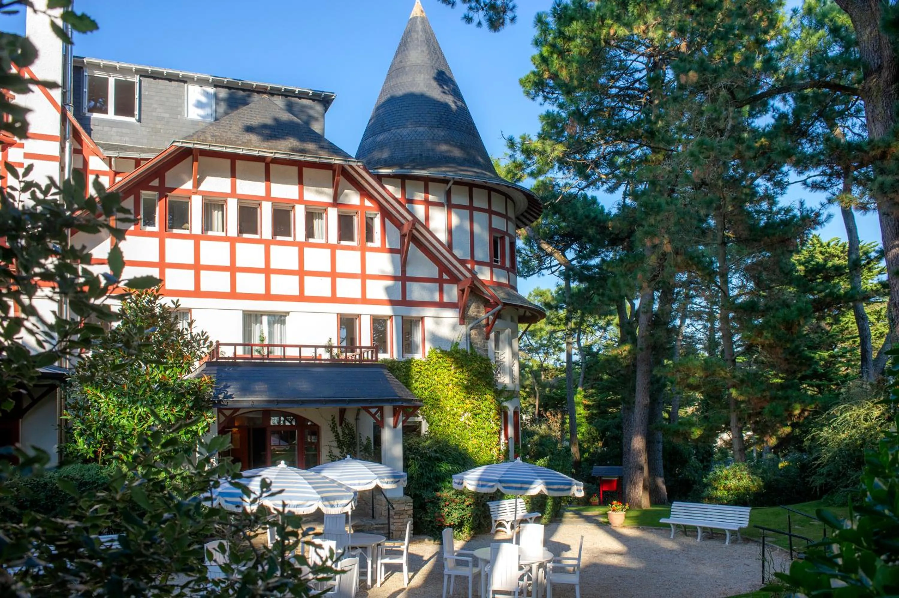 Patio in Hôtel Miléade Les Pléïades La Baule