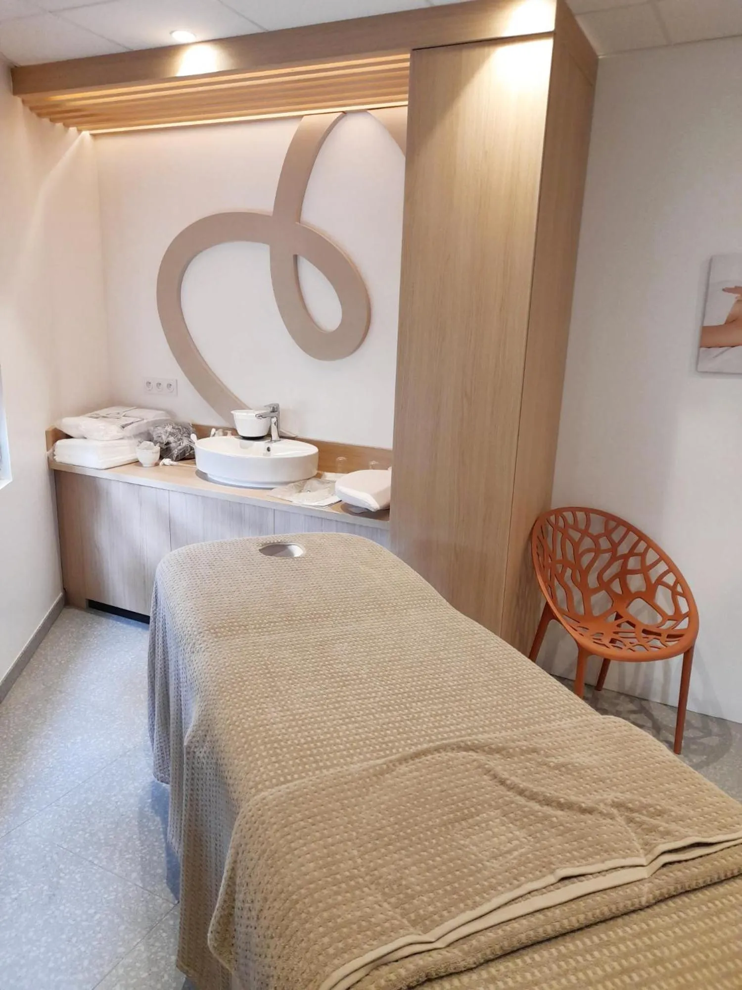 Massage, Bed in Hôtel Miléade Les Pléïades La Baule