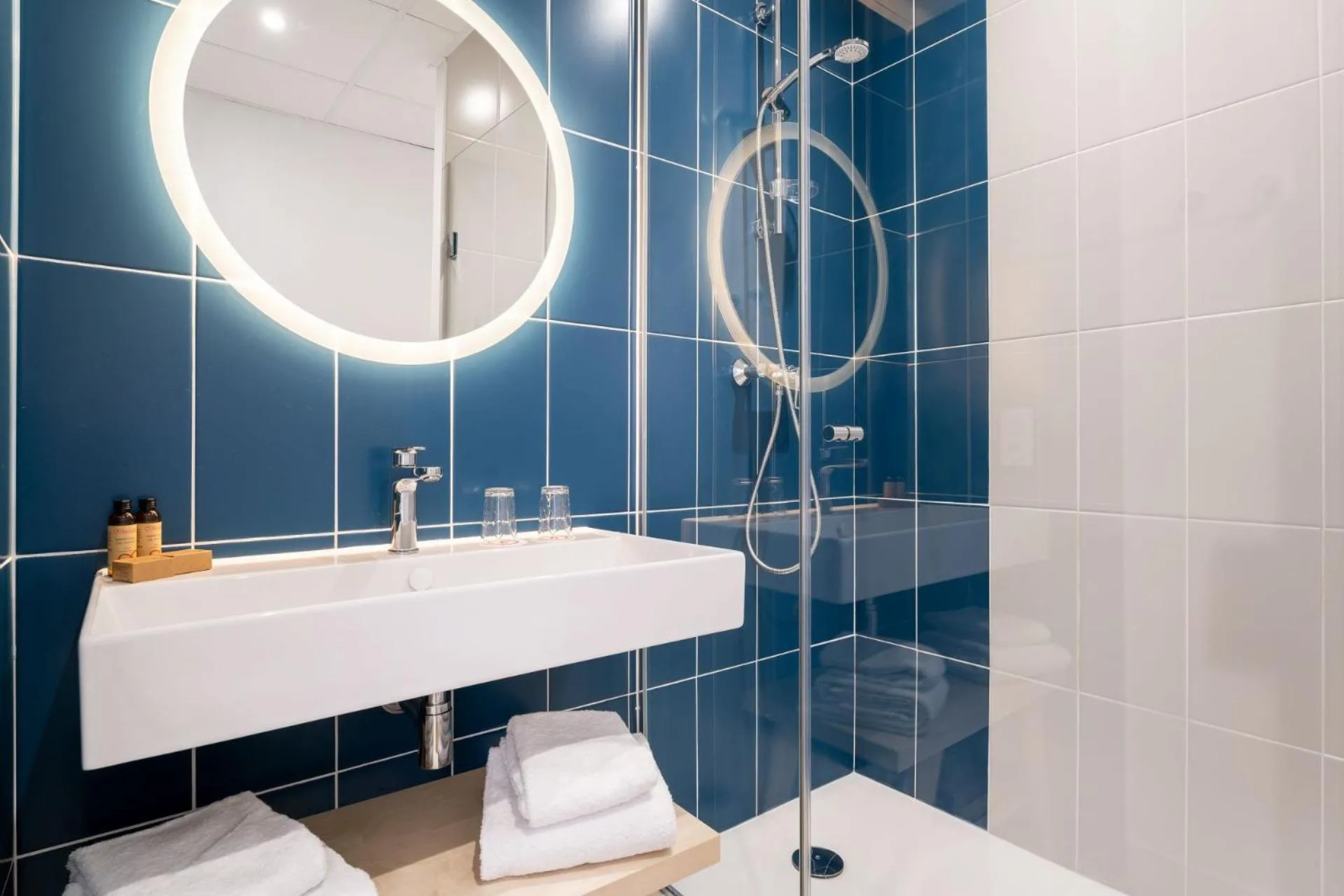 Bathroom in Hôtel Miléade Les Pléïades La Baule