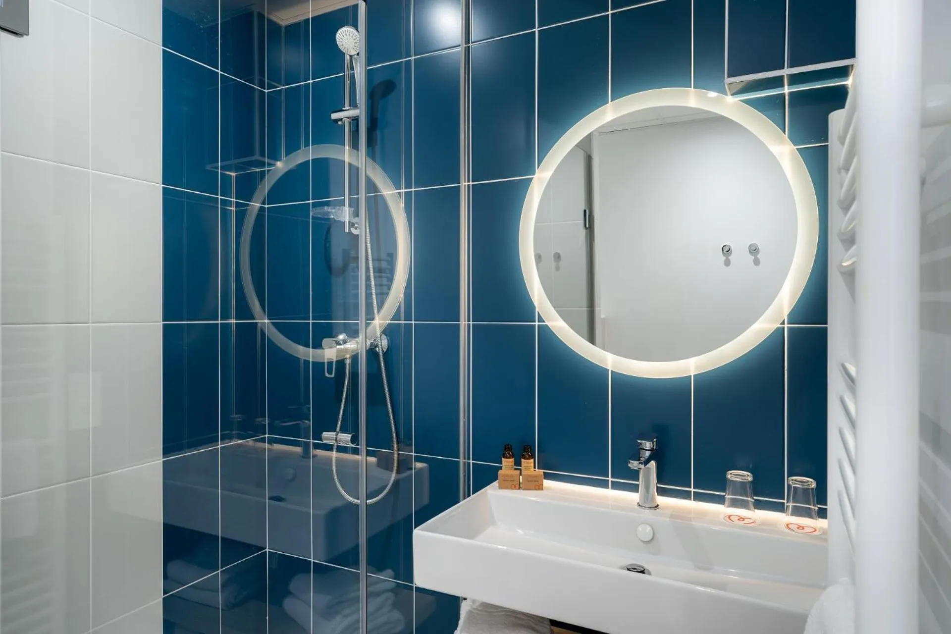 Shower in Hôtel Miléade Les Pléïades La Baule